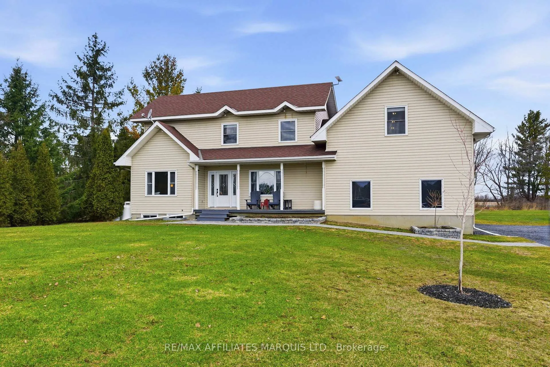 Photo 2 of 14229 County Road 2, South Stormont, South Stormont (Osnabruck) Twp — HOMEH