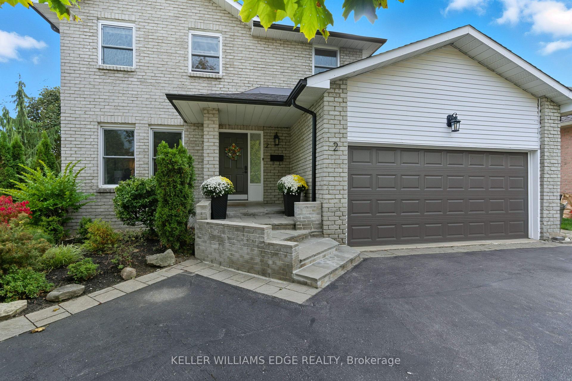 Photo 4 of 2 Giffin Road, Hamilton, Dundas — HOMEH