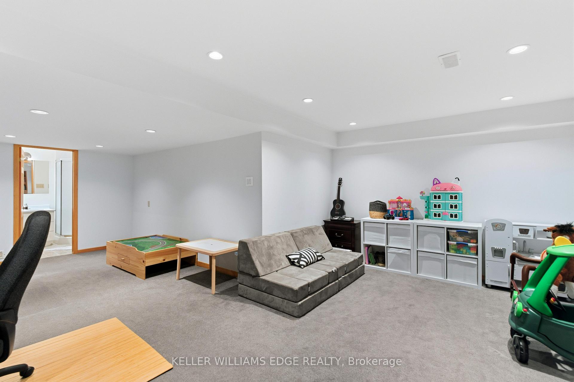 Photo 36 of 2 Giffin Road, Hamilton, Dundas — HOMEH
