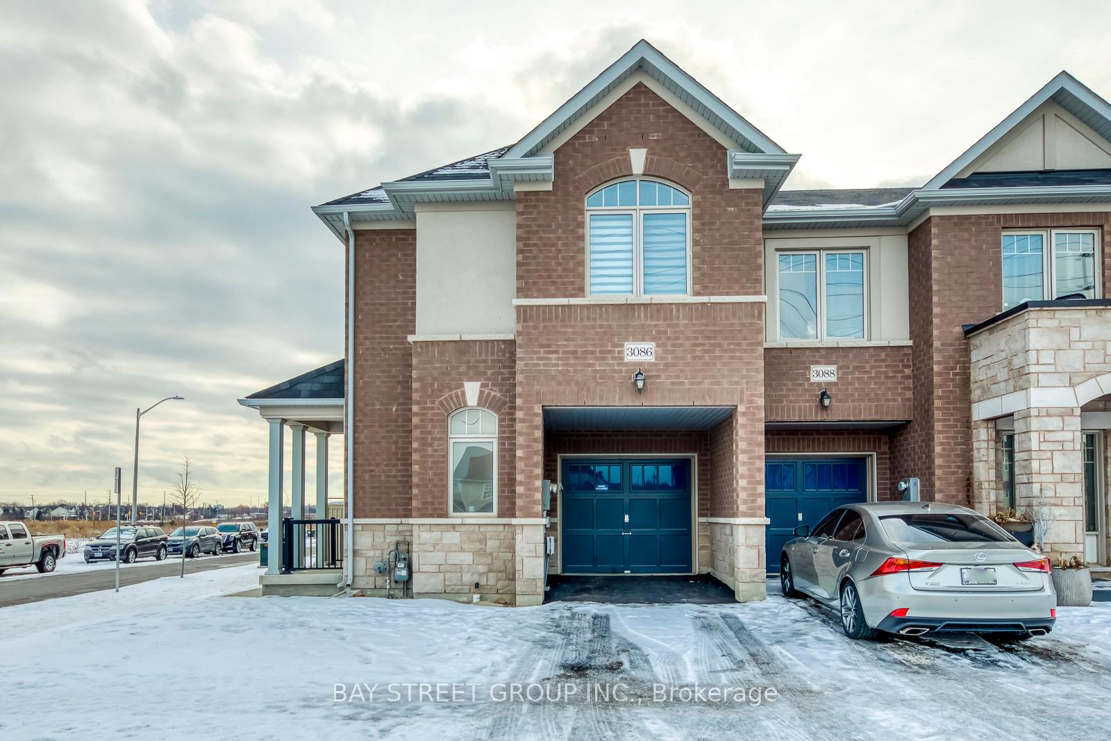 Front of 3086 Michelangelo Road
