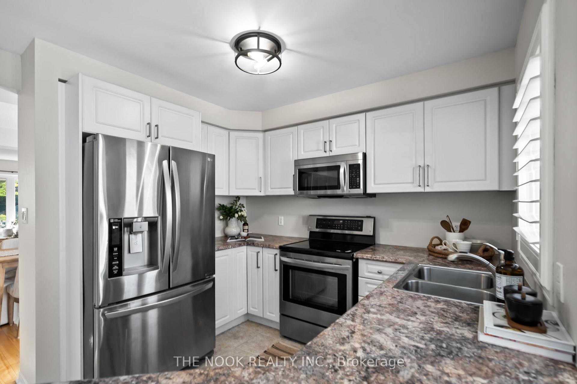 Photo 8 of 1025 Trail Valley Drive, Oshawa, Pinecrest — HOMEH