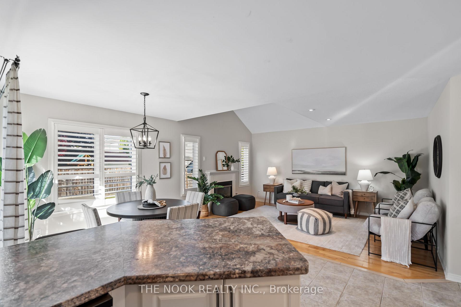 Photo 9 of 1025 Trail Valley Drive, Oshawa, Pinecrest — HOMEH