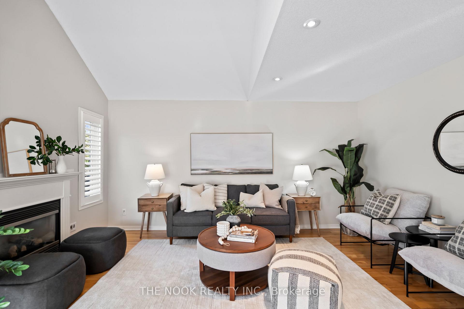 Photo 12 of 1025 Trail Valley Drive, Oshawa, Pinecrest — HOMEH