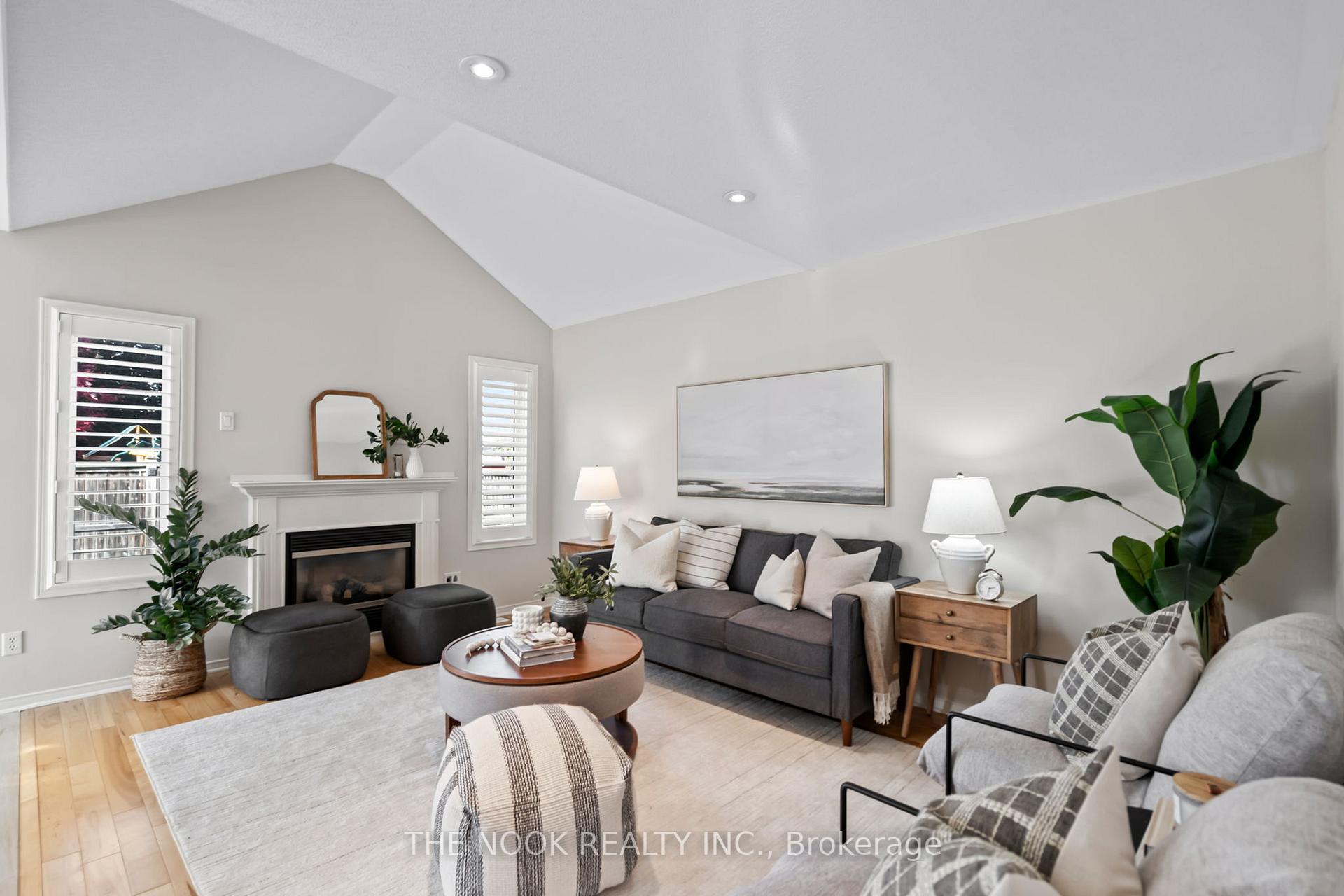 Photo 13 of 1025 Trail Valley Drive, Oshawa, Pinecrest — HOMEH
