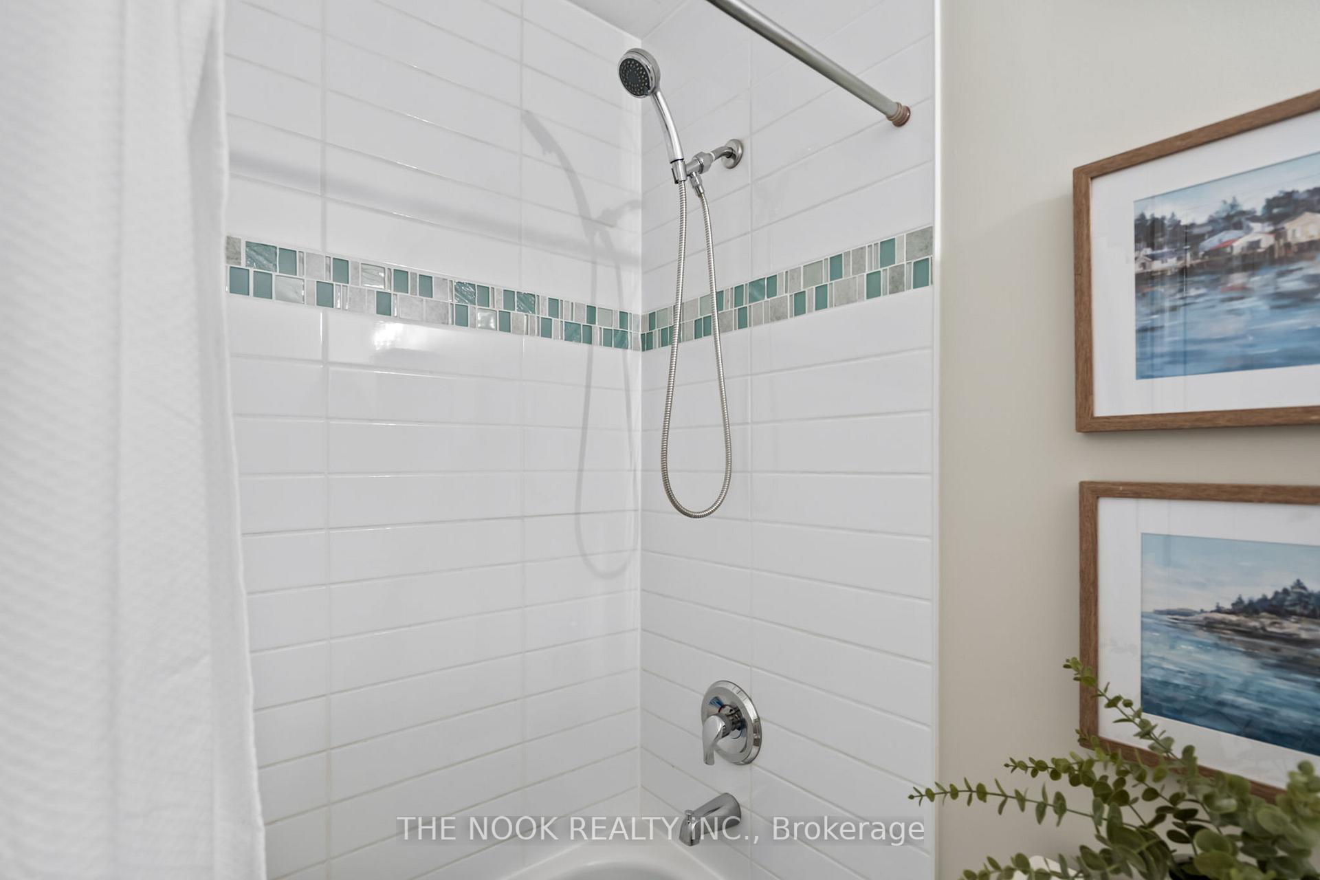 Photo 15 of 1025 Trail Valley Drive, Oshawa, Pinecrest — HOMEH