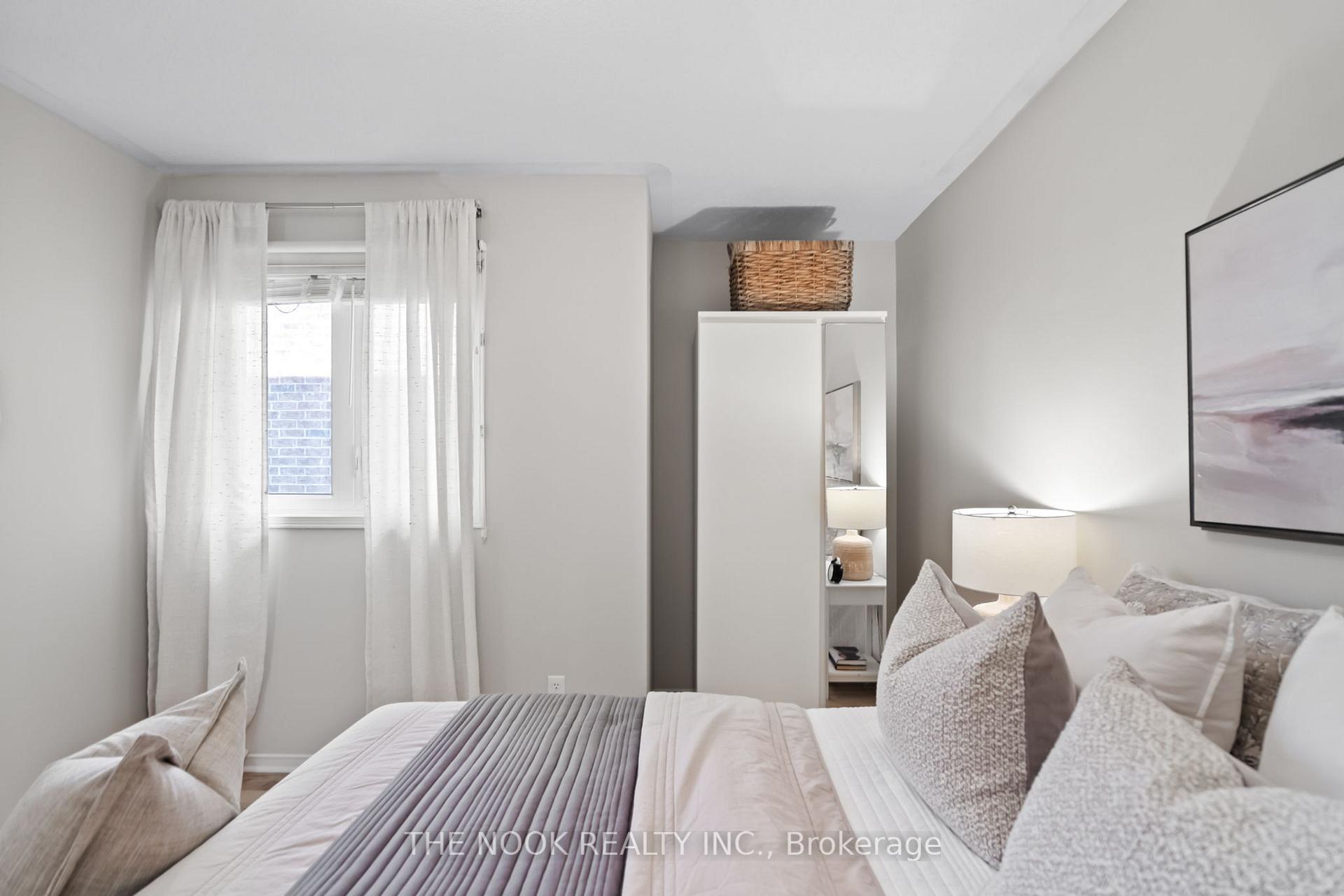 Photo 17 of 1025 Trail Valley Drive, Oshawa, Pinecrest — HOMEH