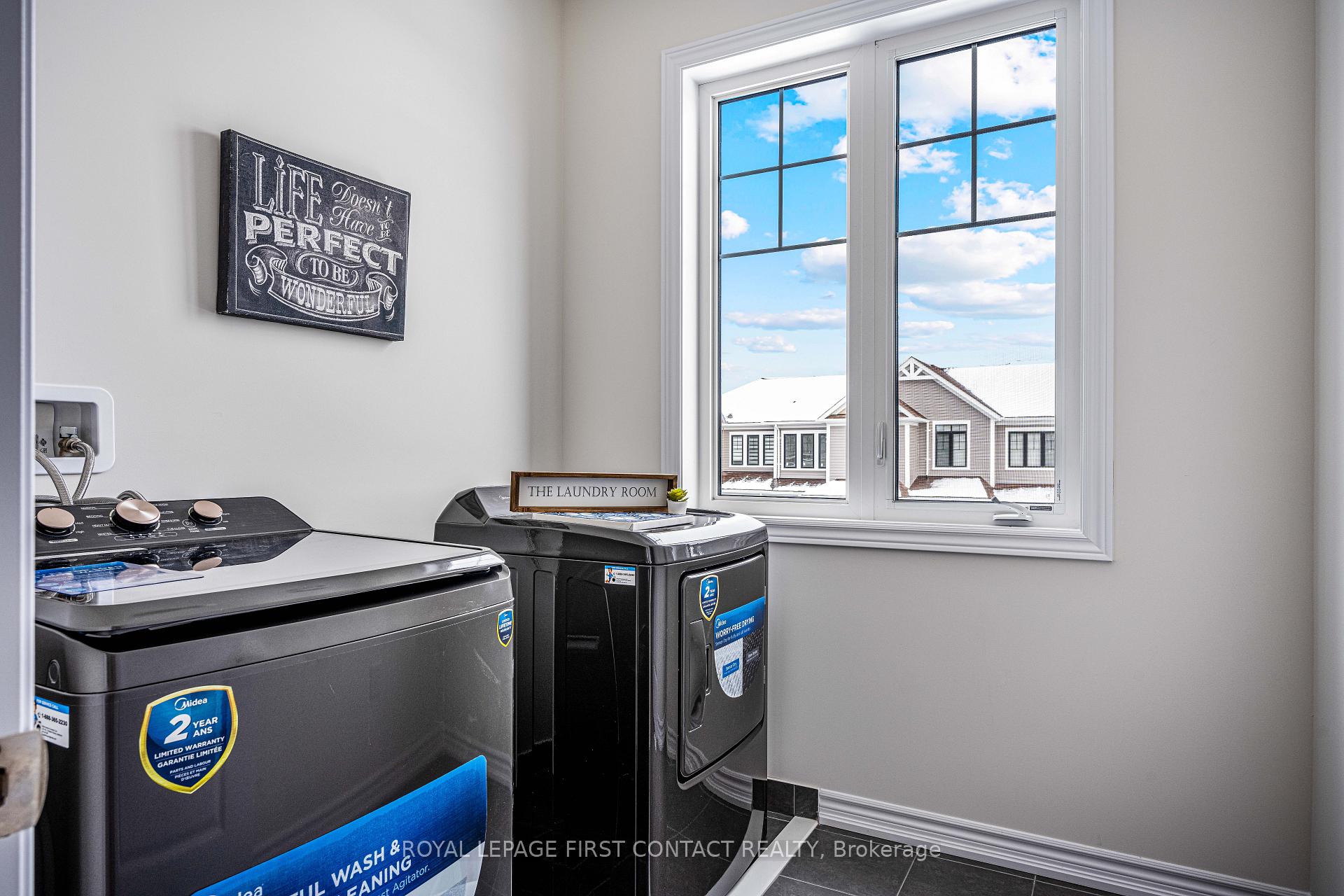 Photo 10 of 25 Durham Avenue, Barrie, Rural Barrie Southeast — HOMEH