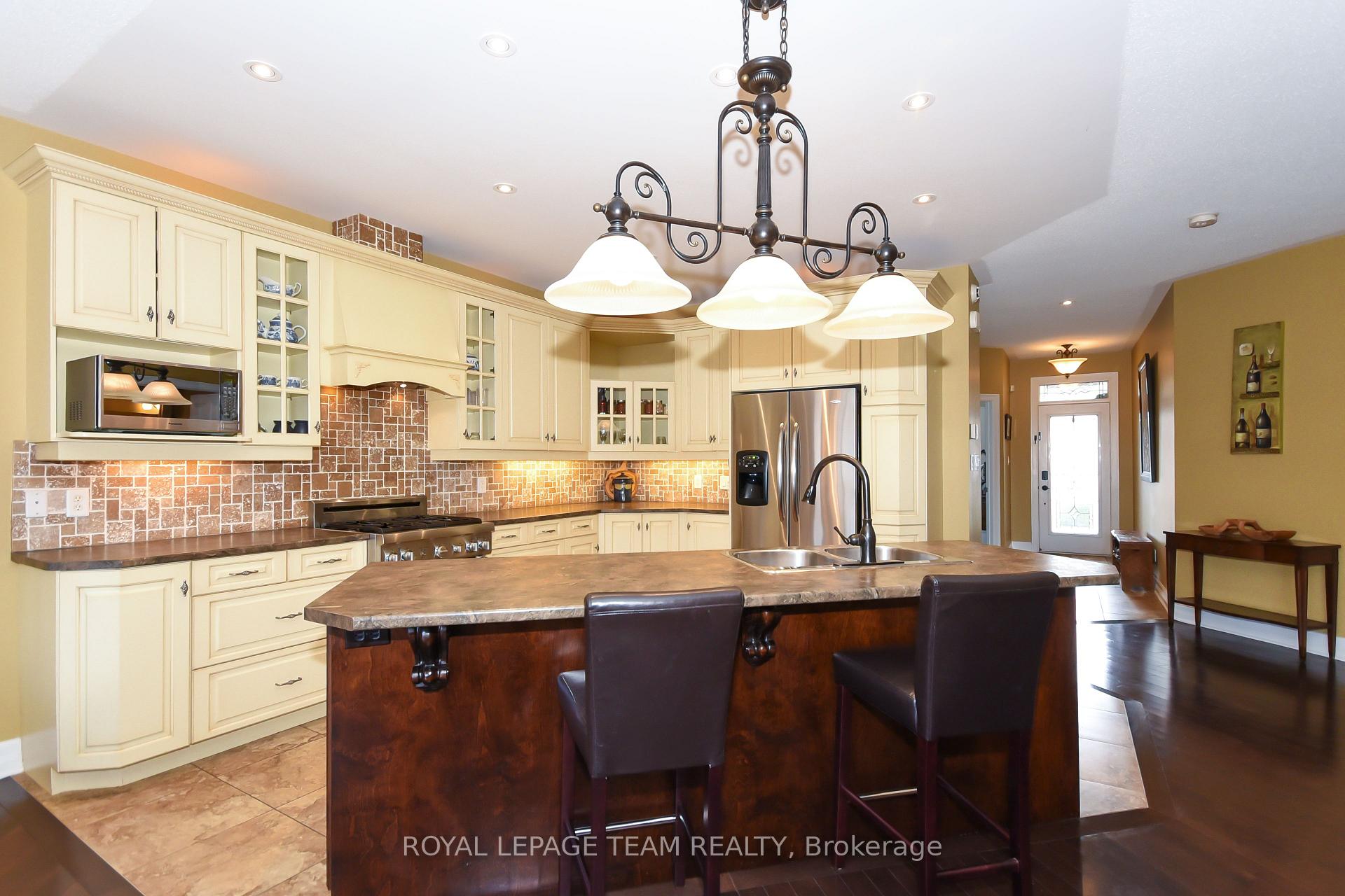 Photo 3 of 267 Cairnsmore Circle, Ottawa, Barrhaven - Stonebridge — HOMEH