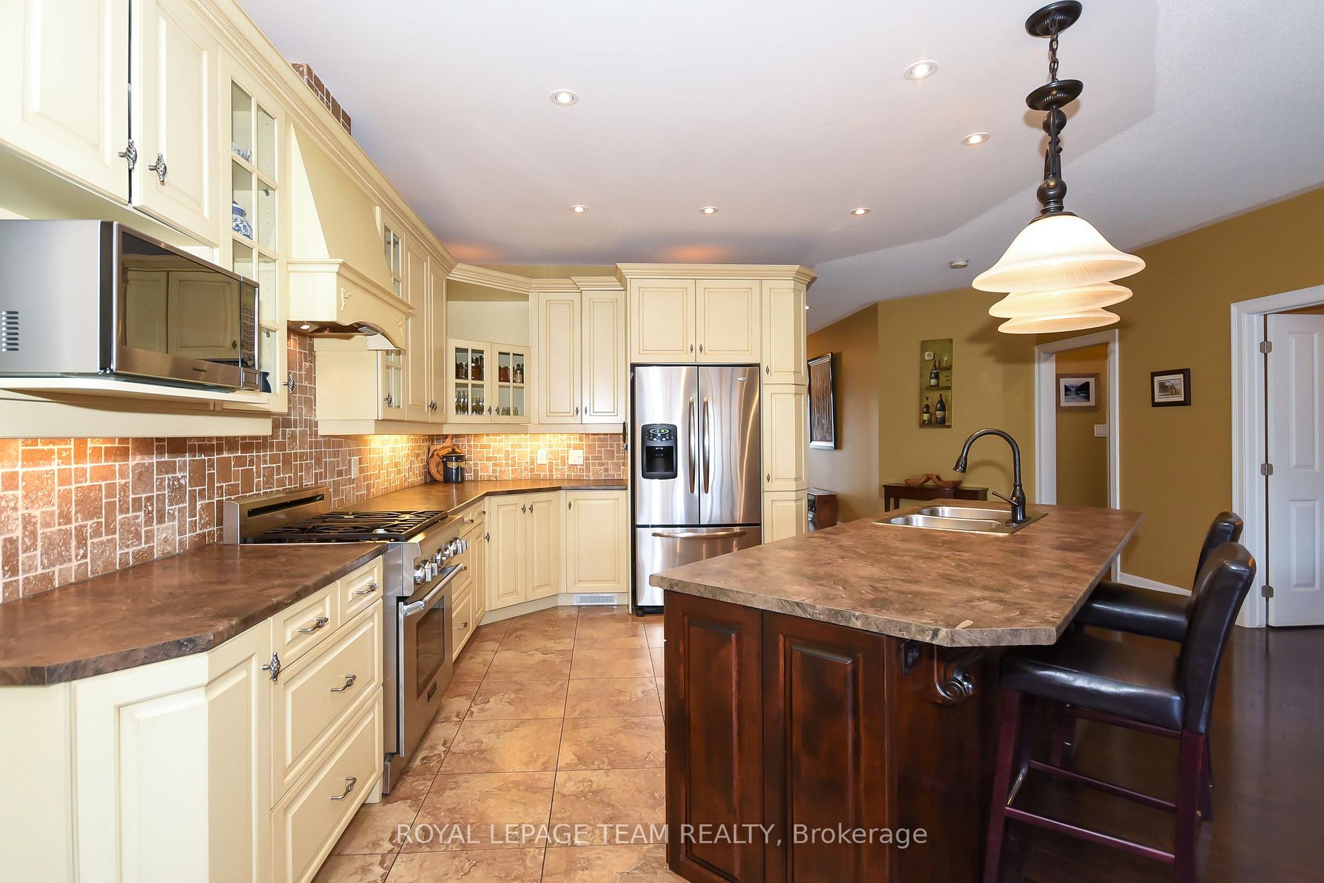 Photo 4 of 267 Cairnsmore Circle, Ottawa, Barrhaven - Stonebridge — HOMEH