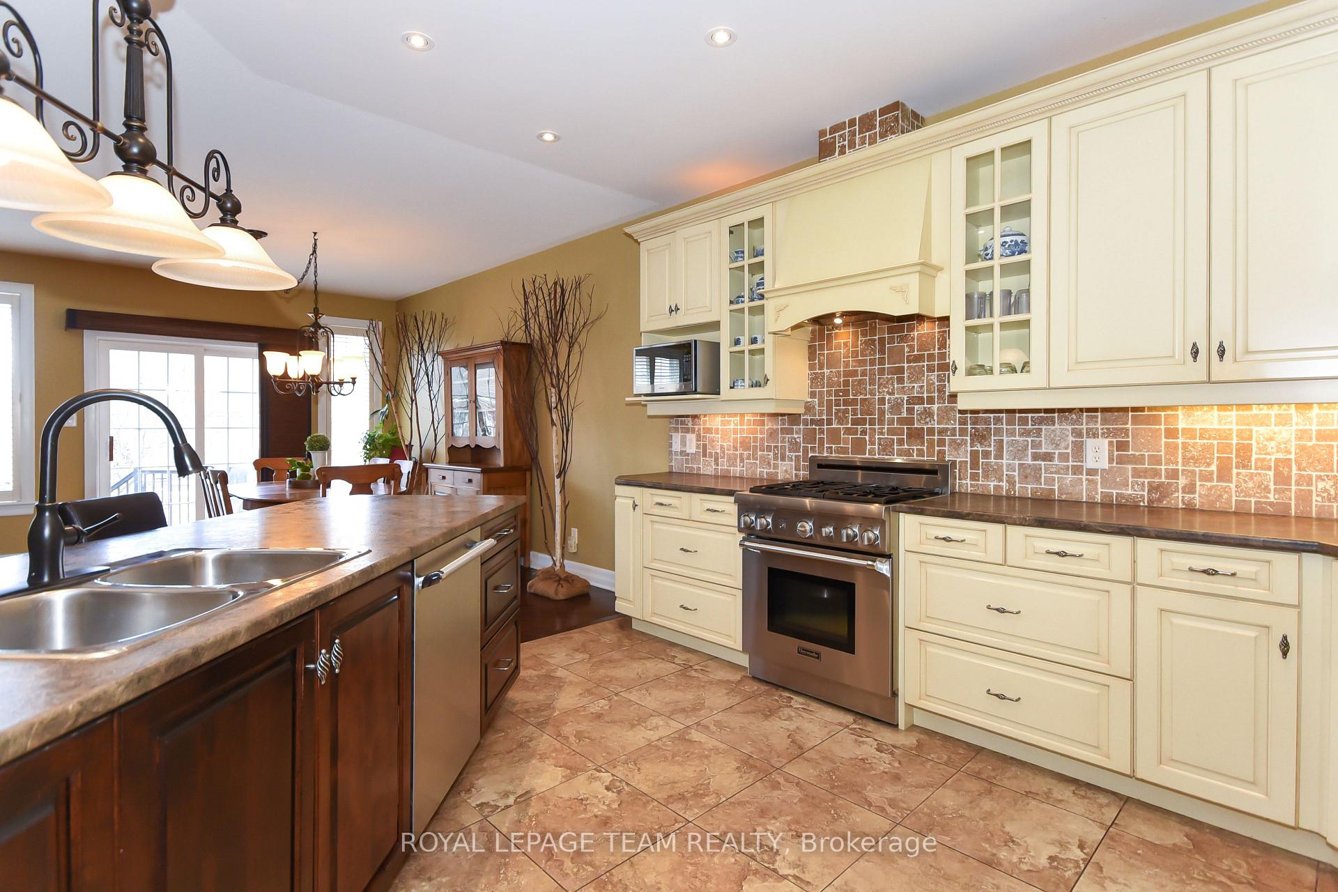 Photo 5 of 267 Cairnsmore Circle, Ottawa, Barrhaven - Stonebridge — HOMEH