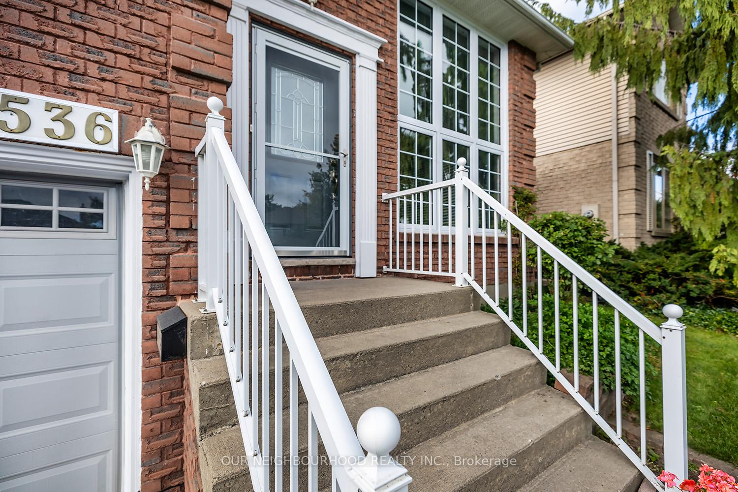 Photo 2 of 536 Steerforth Street, Oshawa, Eastdale — HOMEH