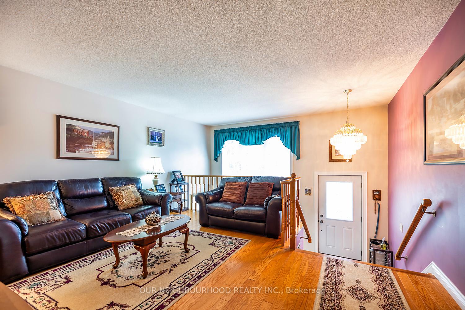 Photo 6 of 536 Steerforth Street, Oshawa, Eastdale — HOMEH