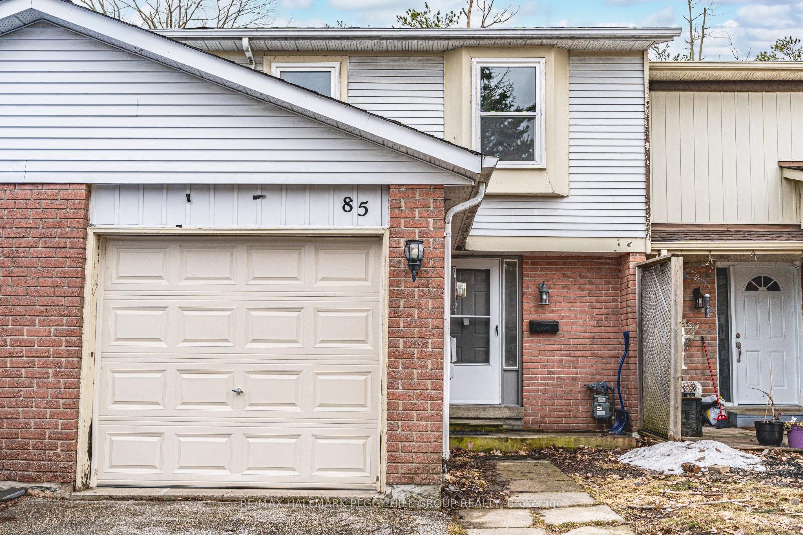 Photo 9 of 85 Burns Circle, Barrie, Letitia Heights — HOMEH