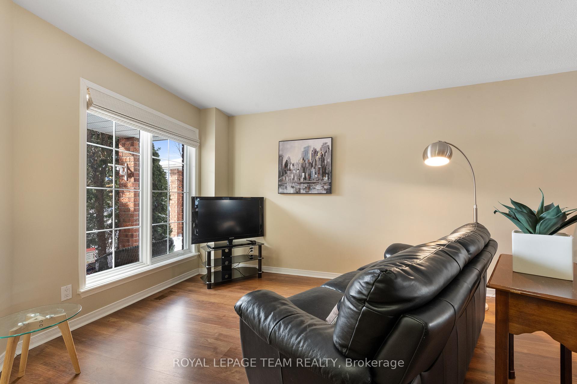Photo 8 of 35 Wittingham Drive, Ottawa, Barrhaven East — HOMEH