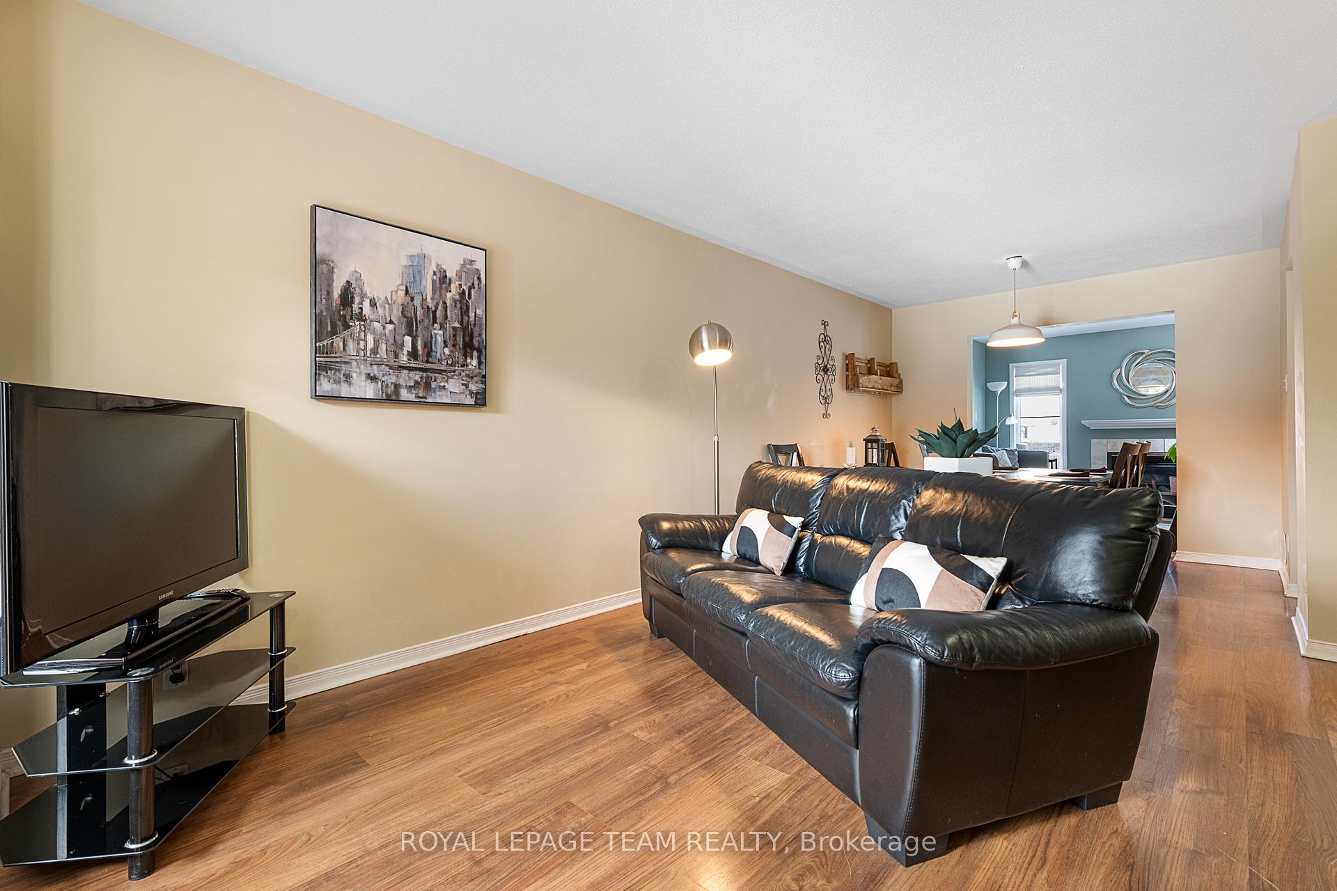 Photo 9 of 35 Wittingham Drive, Ottawa, Barrhaven East — HOMEH
