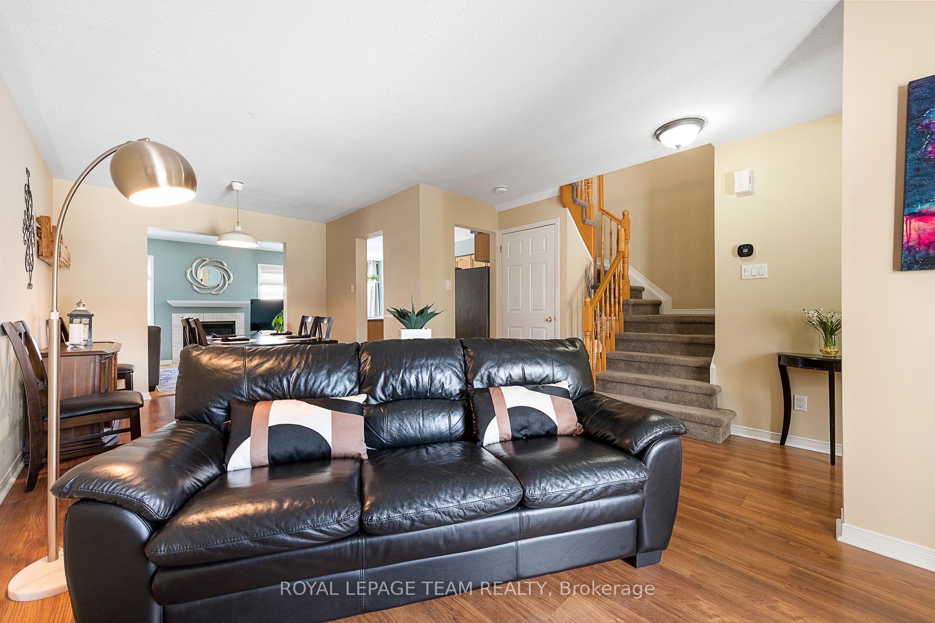 Photo 10 of 35 Wittingham Drive, Ottawa, Barrhaven East — HOMEH