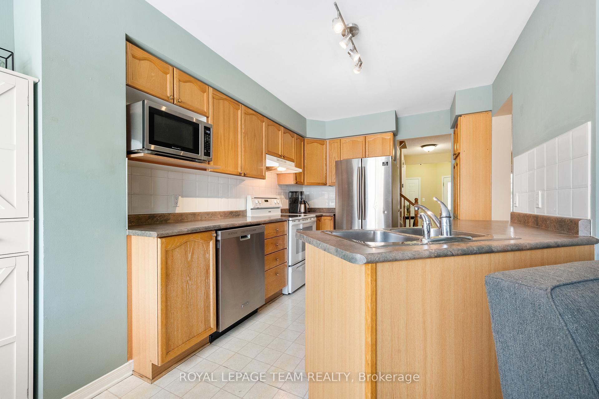 Photo 23 of 35 Wittingham Drive, Ottawa, Barrhaven East — HOMEH