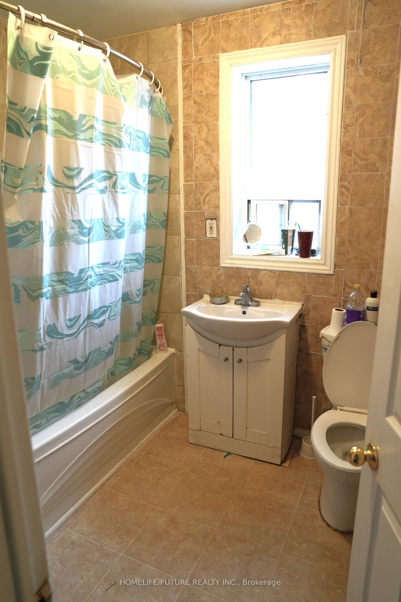 Photo 11 of 273 Haig Street, Oshawa, O'Neill — HOMEH