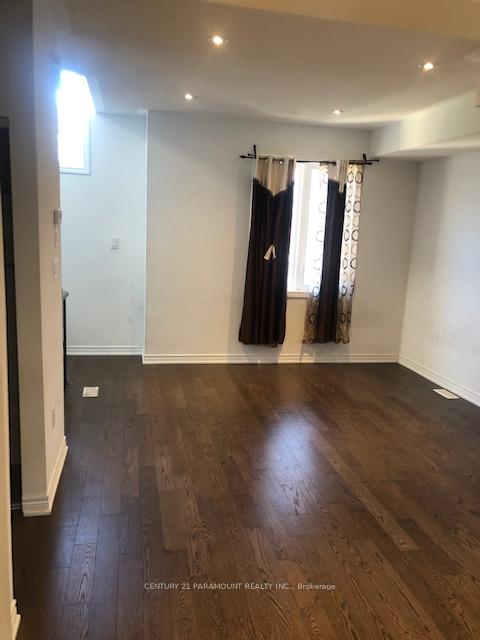 Photo 8 of 46 Hashmi Place, Brampton, Credit Valley — HOMEH