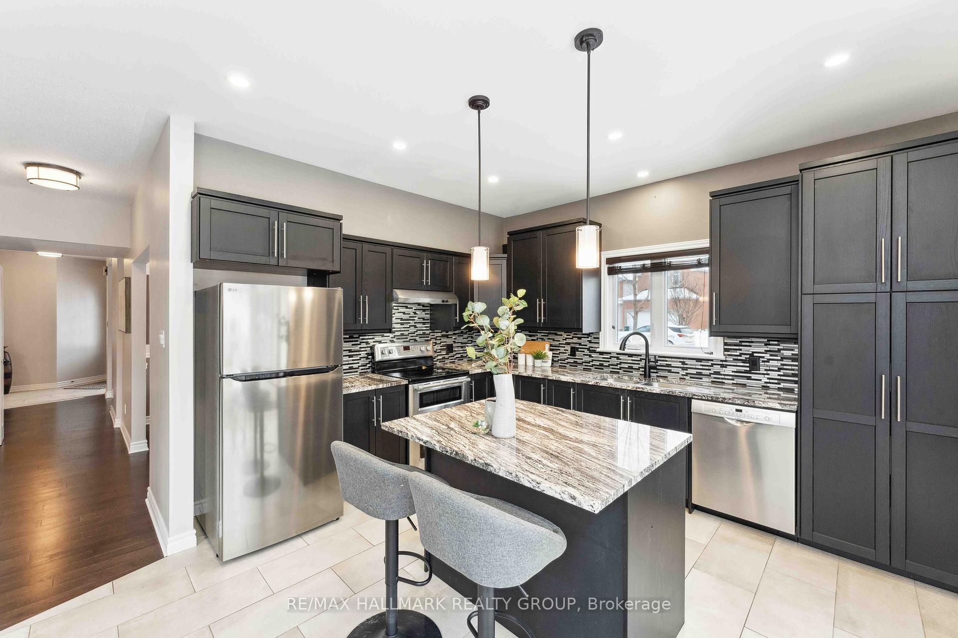 Photo 6 of 30 Avonhurst Avenue, Ottawa, Barrhaven - Longfields — HOMEH