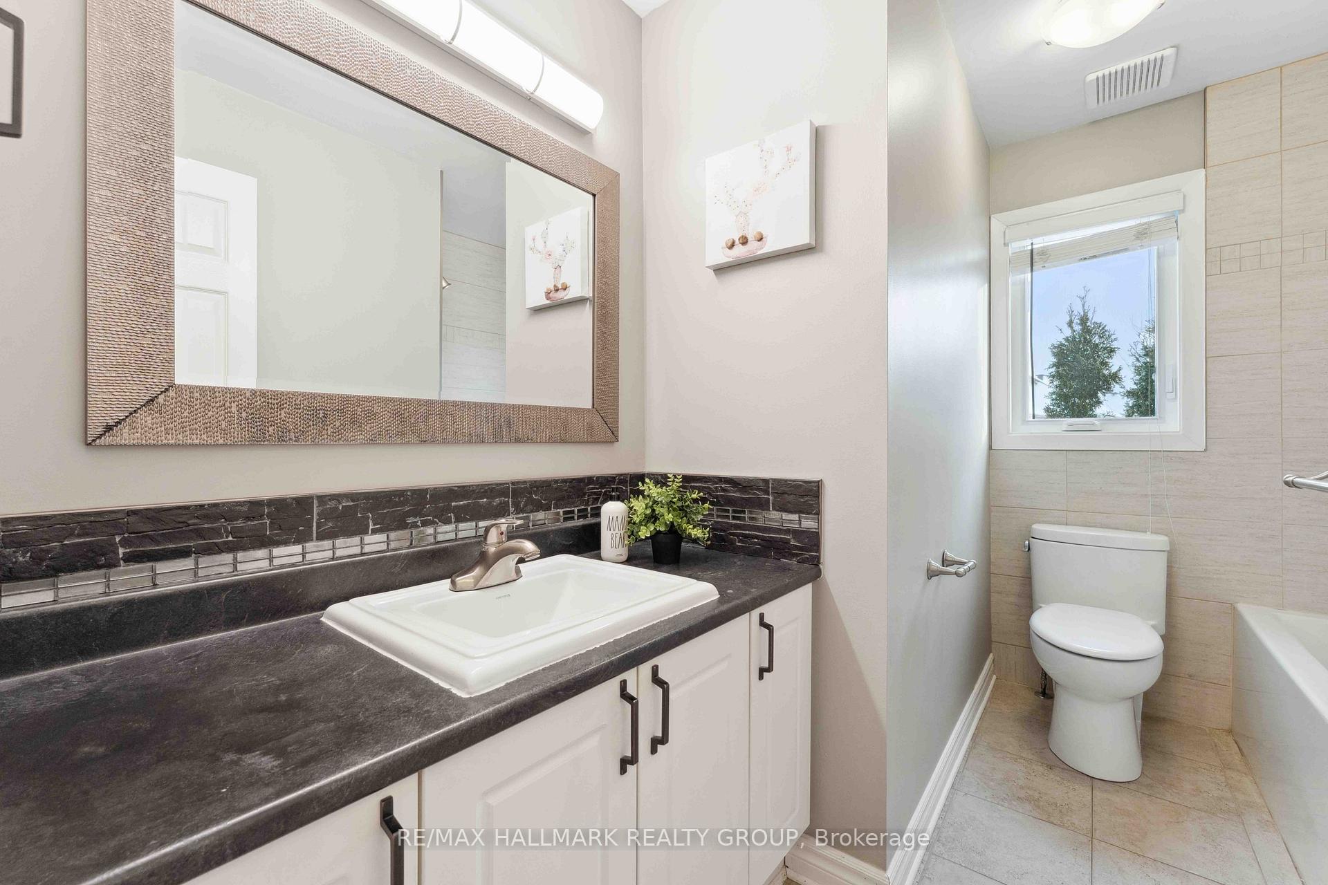 Photo 18 of 30 Avonhurst Avenue, Ottawa, Barrhaven - Longfields — HOMEH