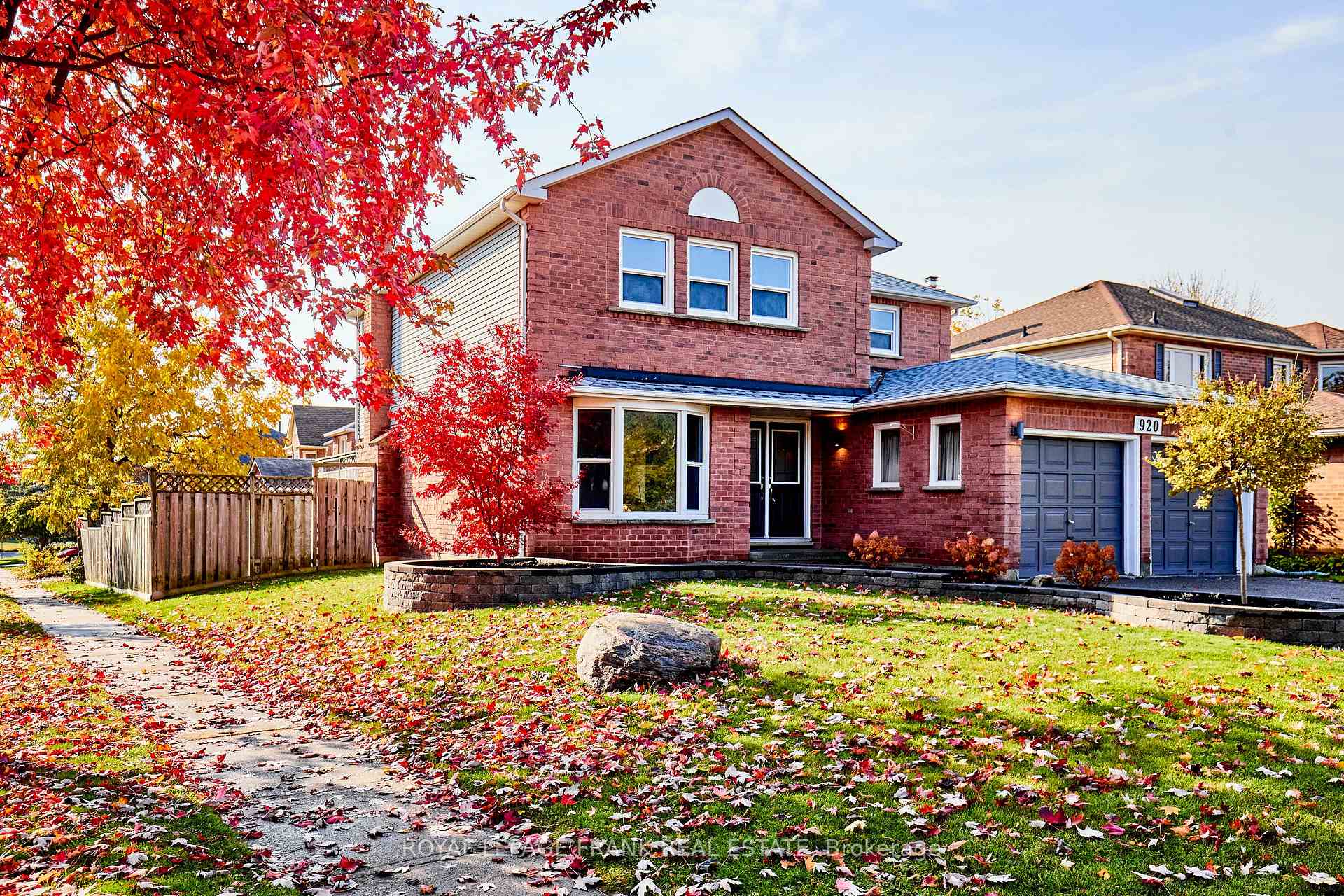Photo 1 of 920 Royal Orchard Drive, Oshawa, Pinecrest — HOMEH