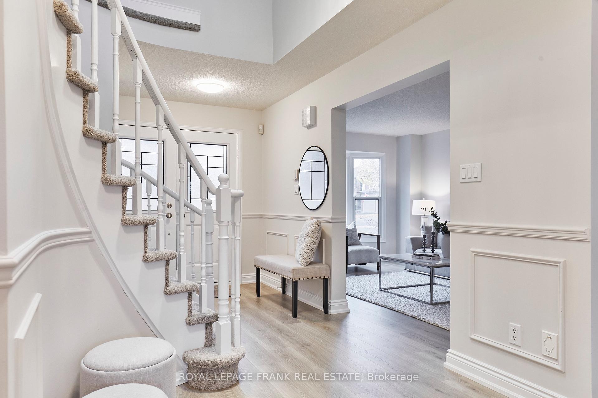 Photo 3 of 920 Royal Orchard Drive, Oshawa, Pinecrest — HOMEH