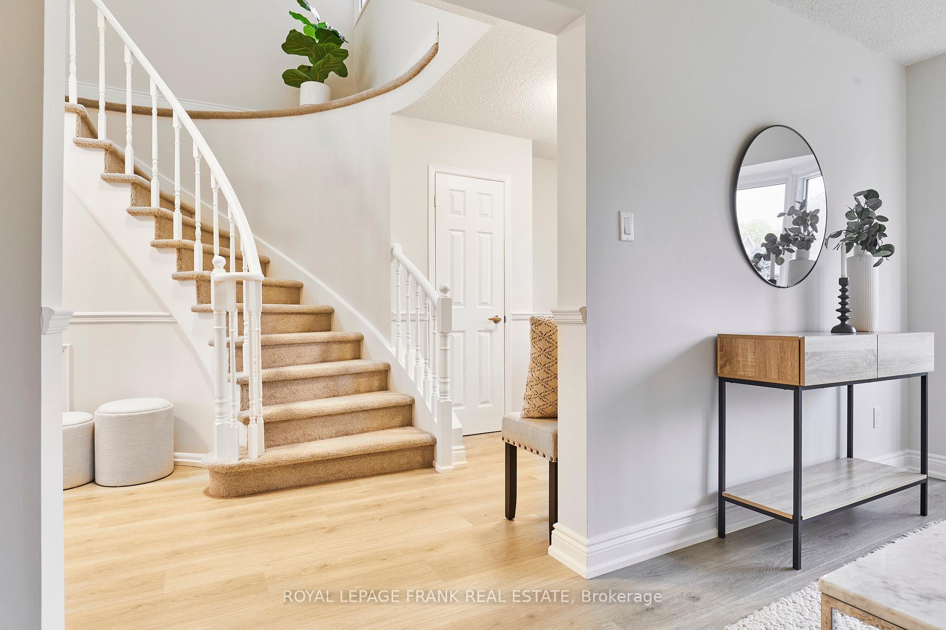 Photo 6 of 920 Royal Orchard Drive, Oshawa, Pinecrest — HOMEH