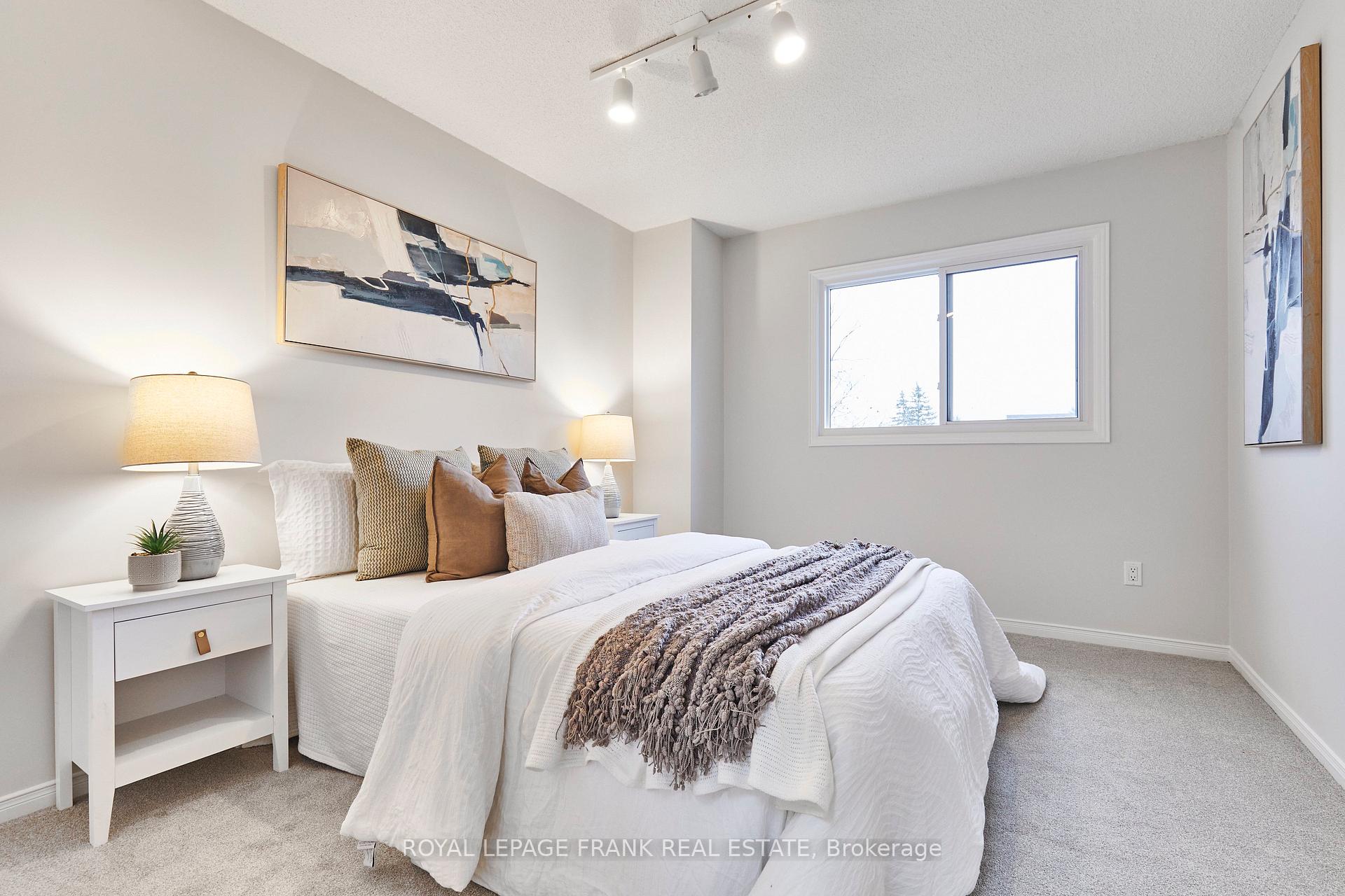 Photo 22 of 920 Royal Orchard Drive, Oshawa, Pinecrest — HOMEH