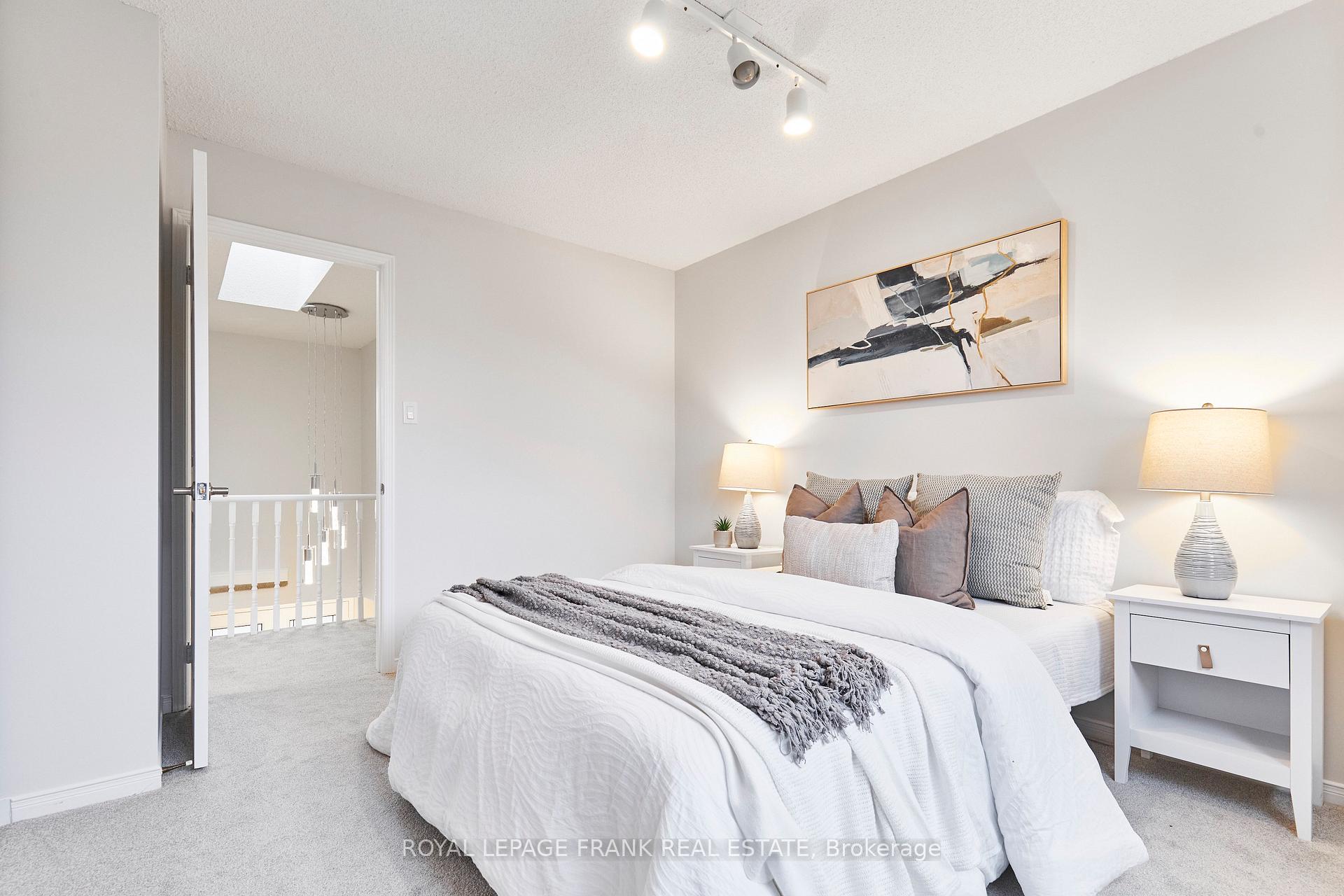 Photo 23 of 920 Royal Orchard Drive, Oshawa, Pinecrest — HOMEH