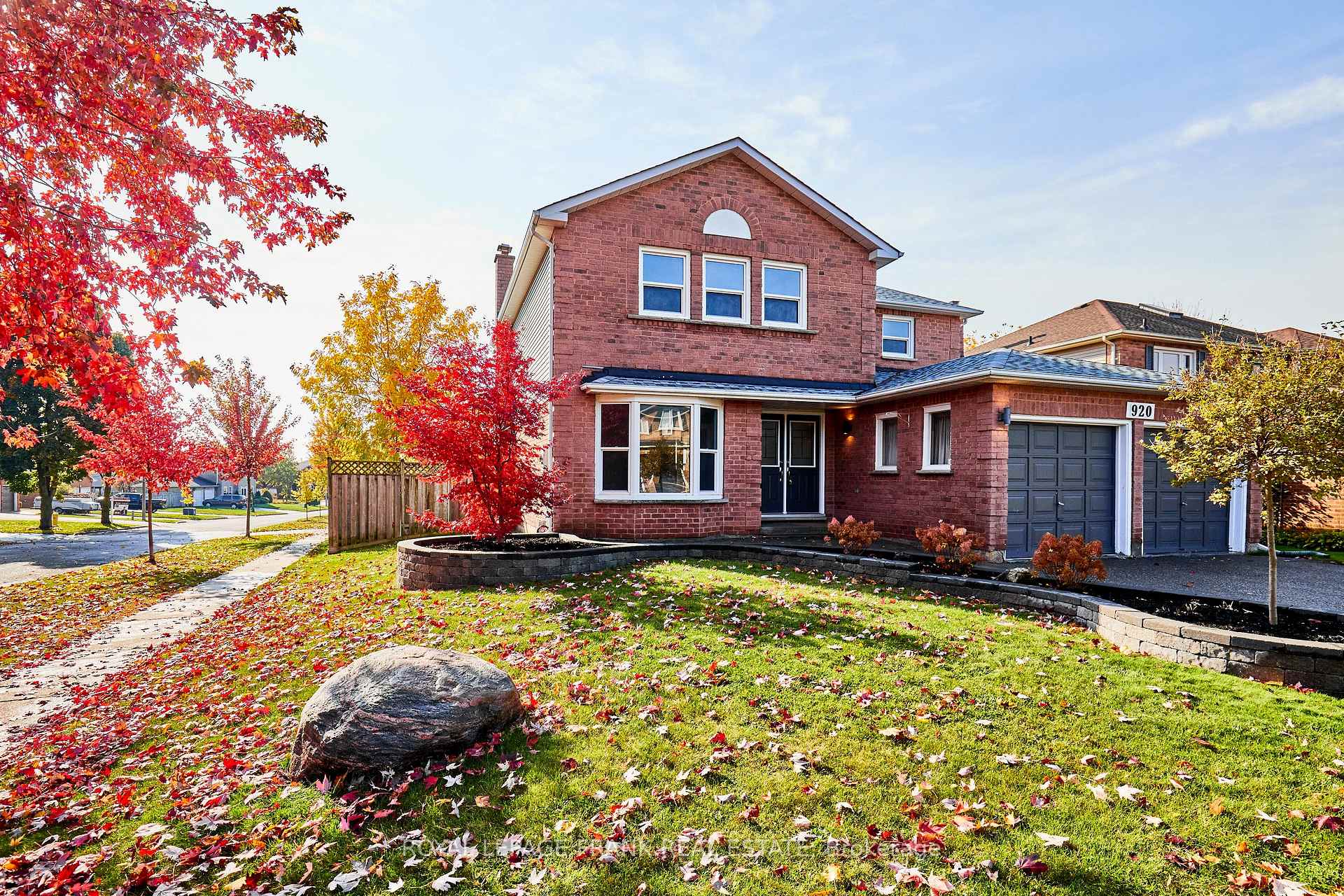 Photo 32 of 920 Royal Orchard Drive, Oshawa, Pinecrest — HOMEH