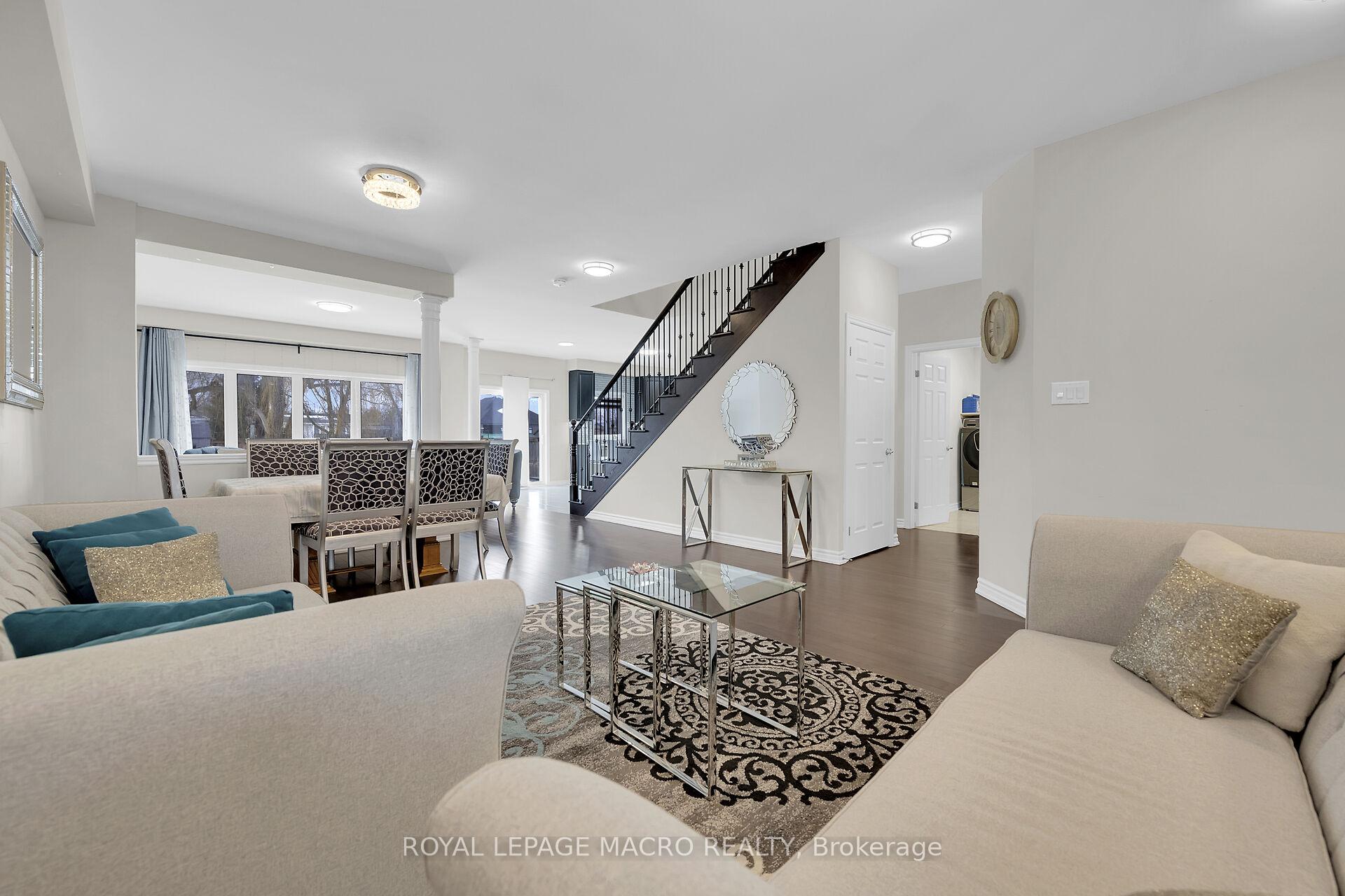 Photo 4 of 88 Bellroyal Crescent, Hamilton, Stoney Creek Mountain — HOMEH