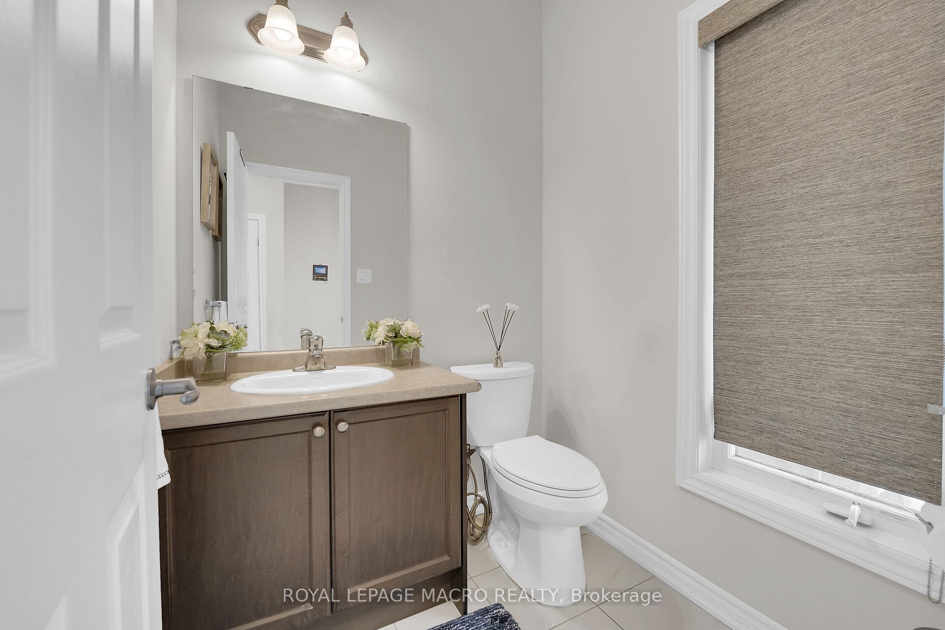 Photo 7 of 88 Bellroyal Crescent, Hamilton, Stoney Creek Mountain — HOMEH
