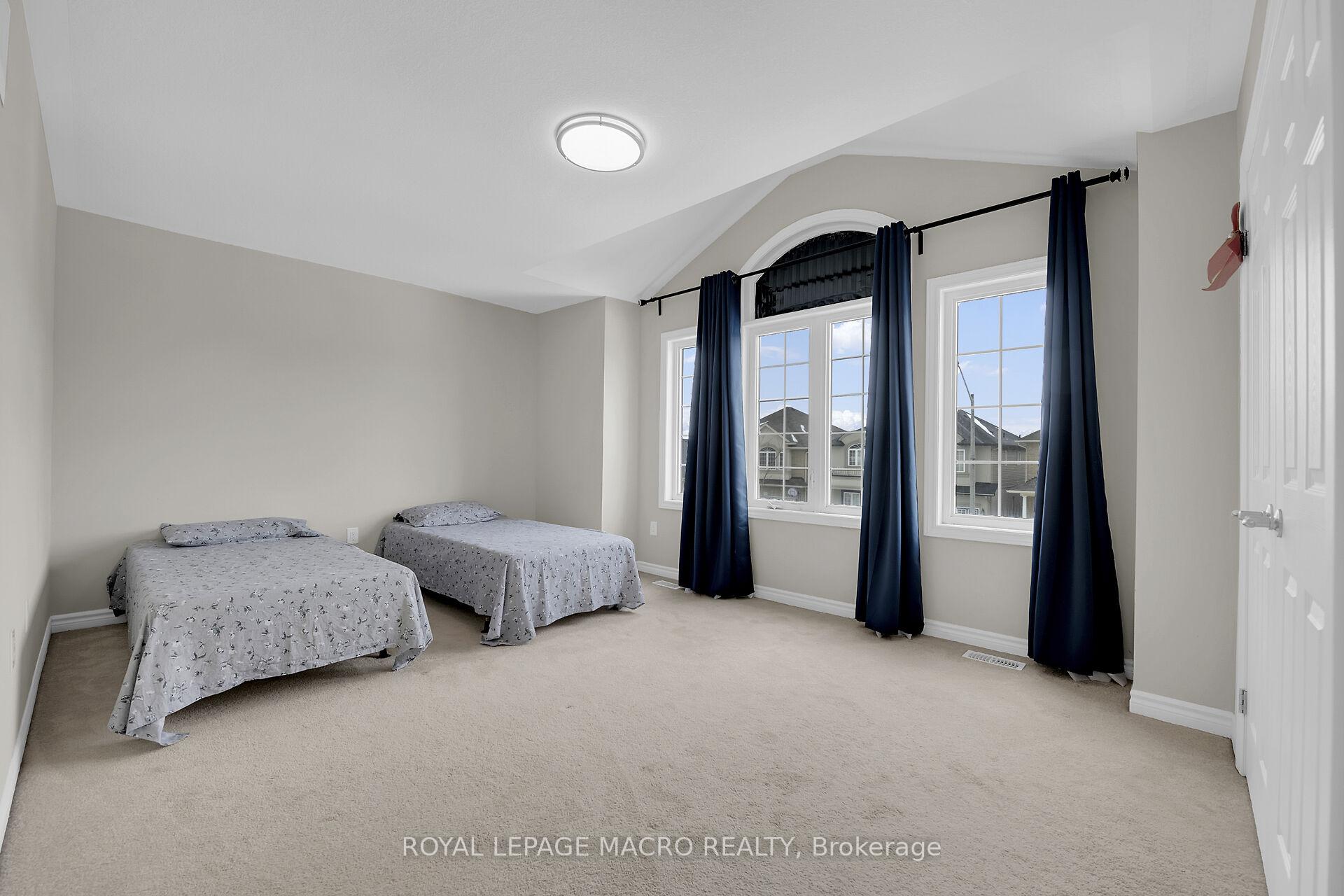 Photo 10 of 88 Bellroyal Crescent, Hamilton, Stoney Creek Mountain — HOMEH