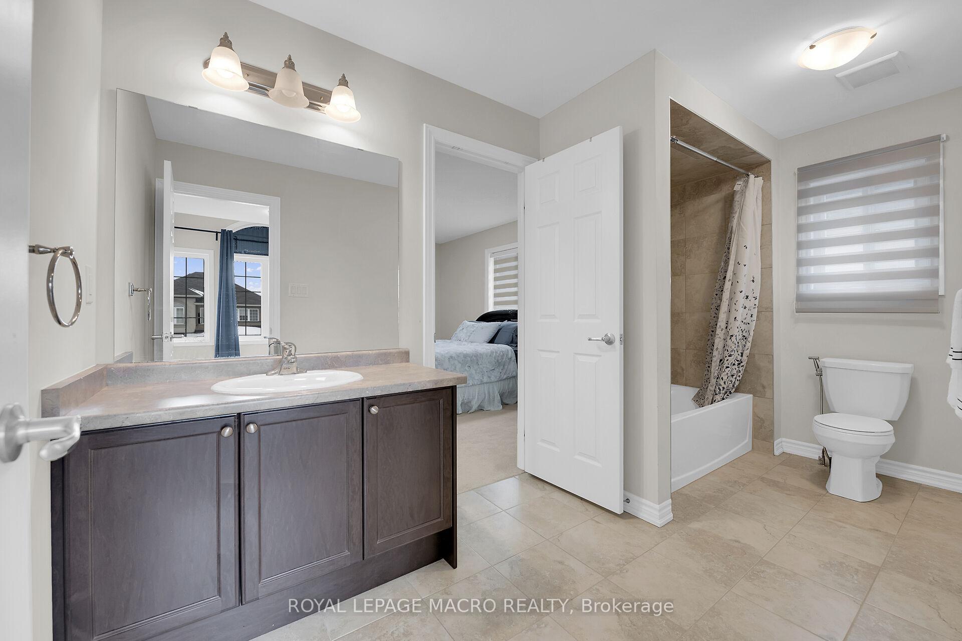 Photo 13 of 88 Bellroyal Crescent, Hamilton, Stoney Creek Mountain — HOMEH