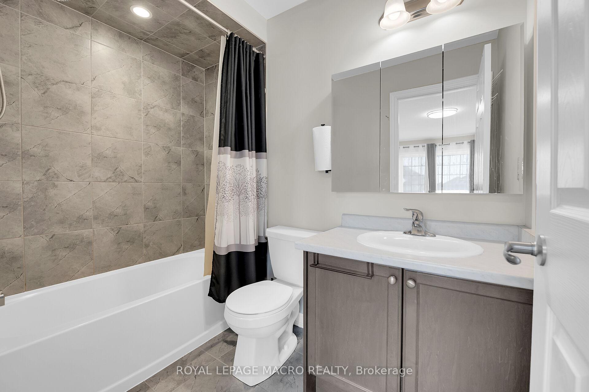 Photo 17 of 88 Bellroyal Crescent, Hamilton, Stoney Creek Mountain — HOMEH