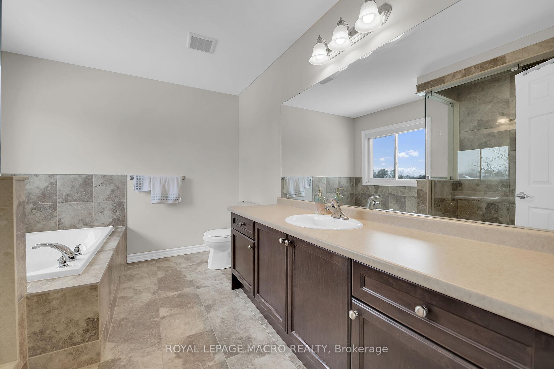 Photo 22 of 88 Bellroyal Crescent, Hamilton, Stoney Creek Mountain — HOMEH