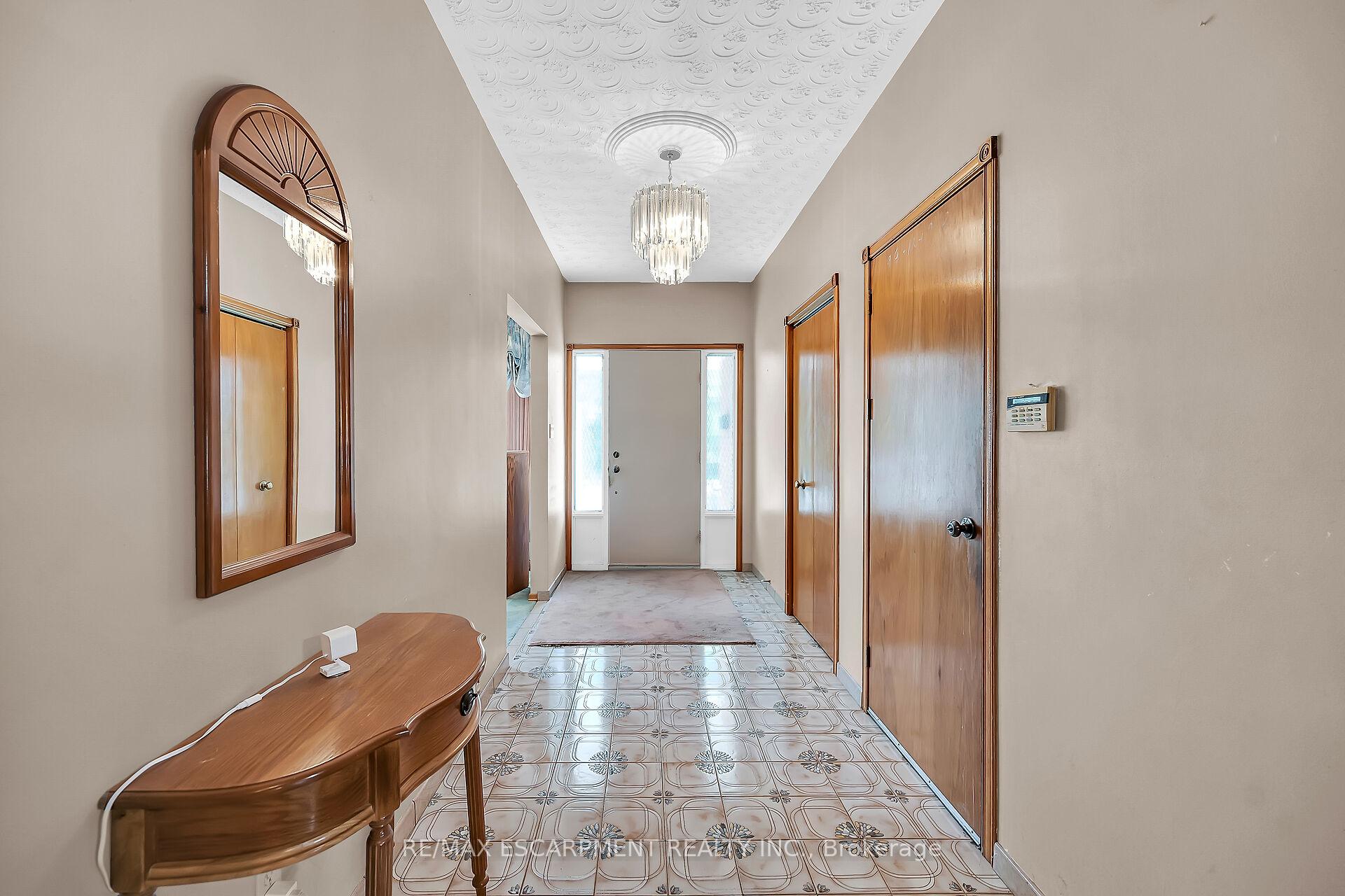 Photo 8 of 65 Ellington Avenue, Hamilton, Stoney Creek — HOMEH
