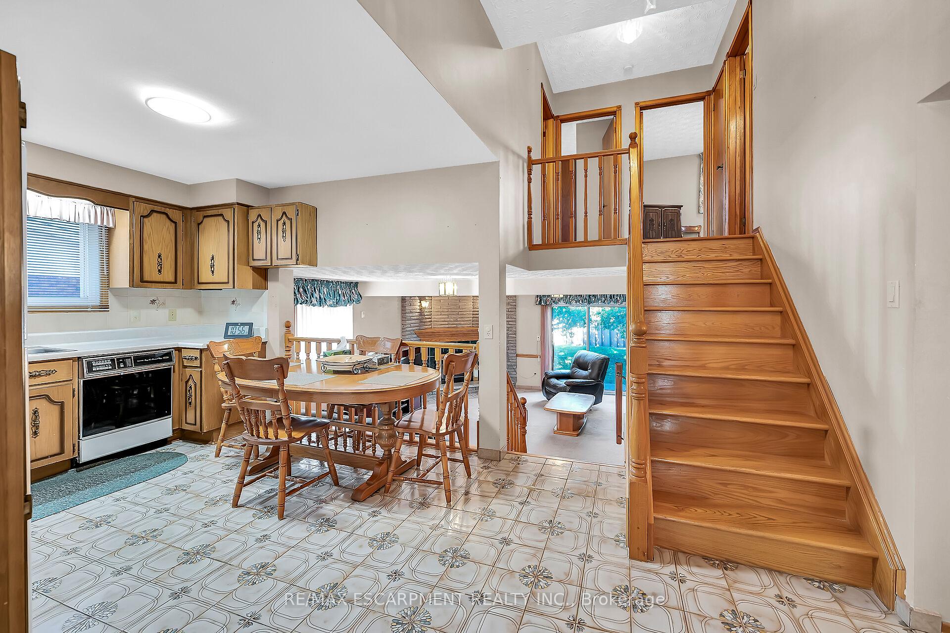 Photo 14 of 65 Ellington Avenue, Hamilton, Stoney Creek — HOMEH
