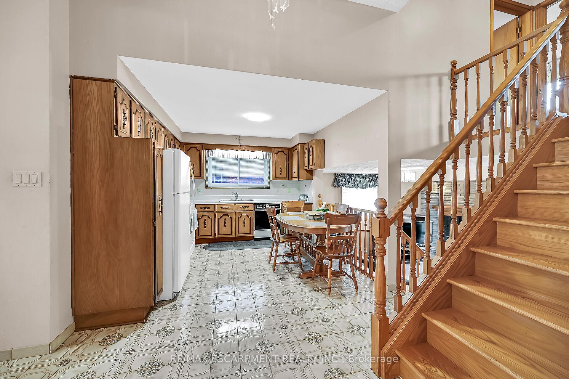 Photo 15 of 65 Ellington Avenue, Hamilton, Stoney Creek — HOMEH