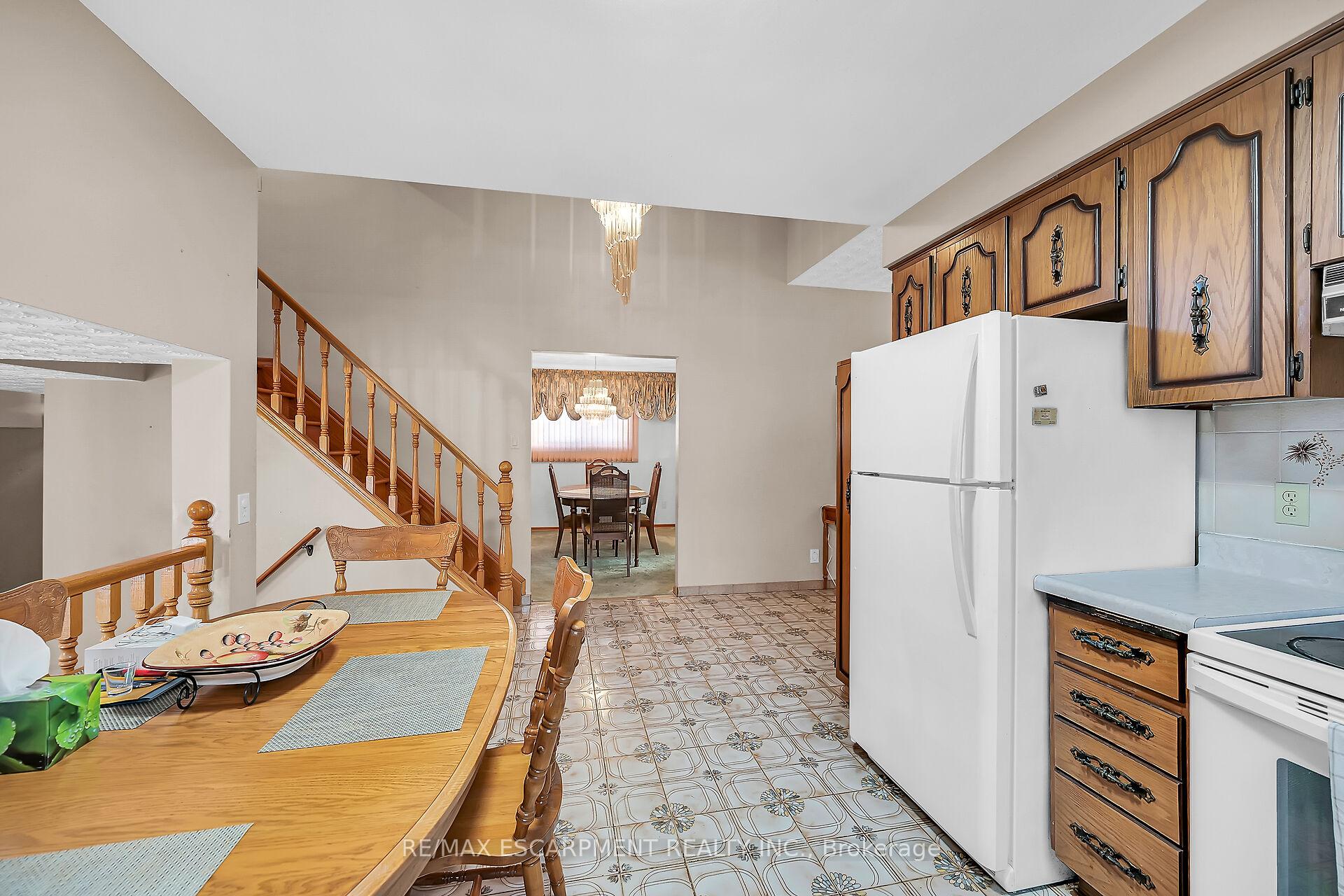 Photo 18 of 65 Ellington Avenue, Hamilton, Stoney Creek — HOMEH