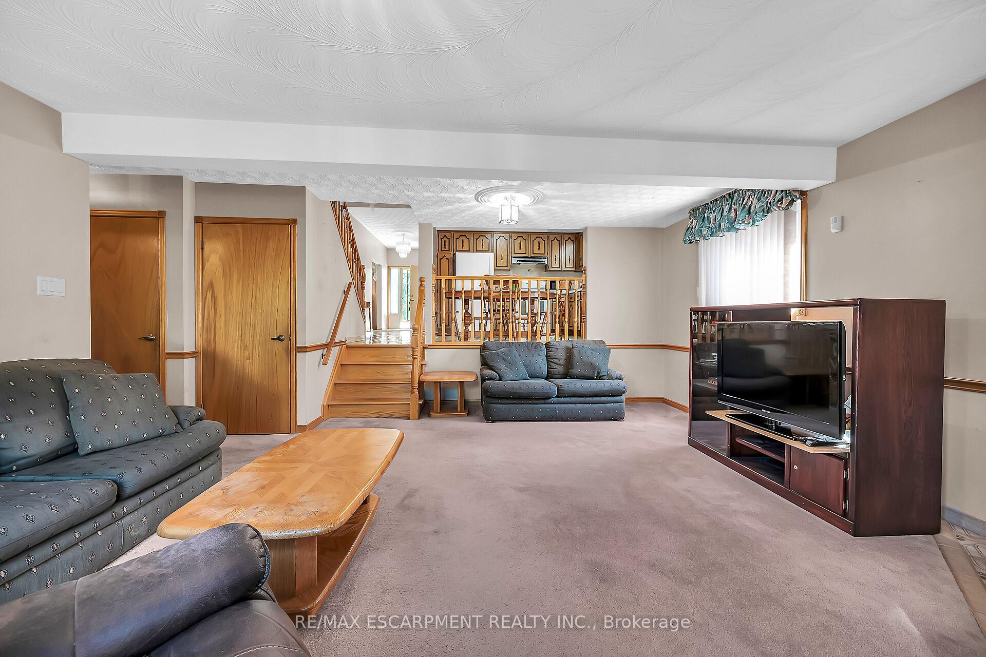 Photo 33 of 65 Ellington Avenue, Hamilton, Stoney Creek — HOMEH