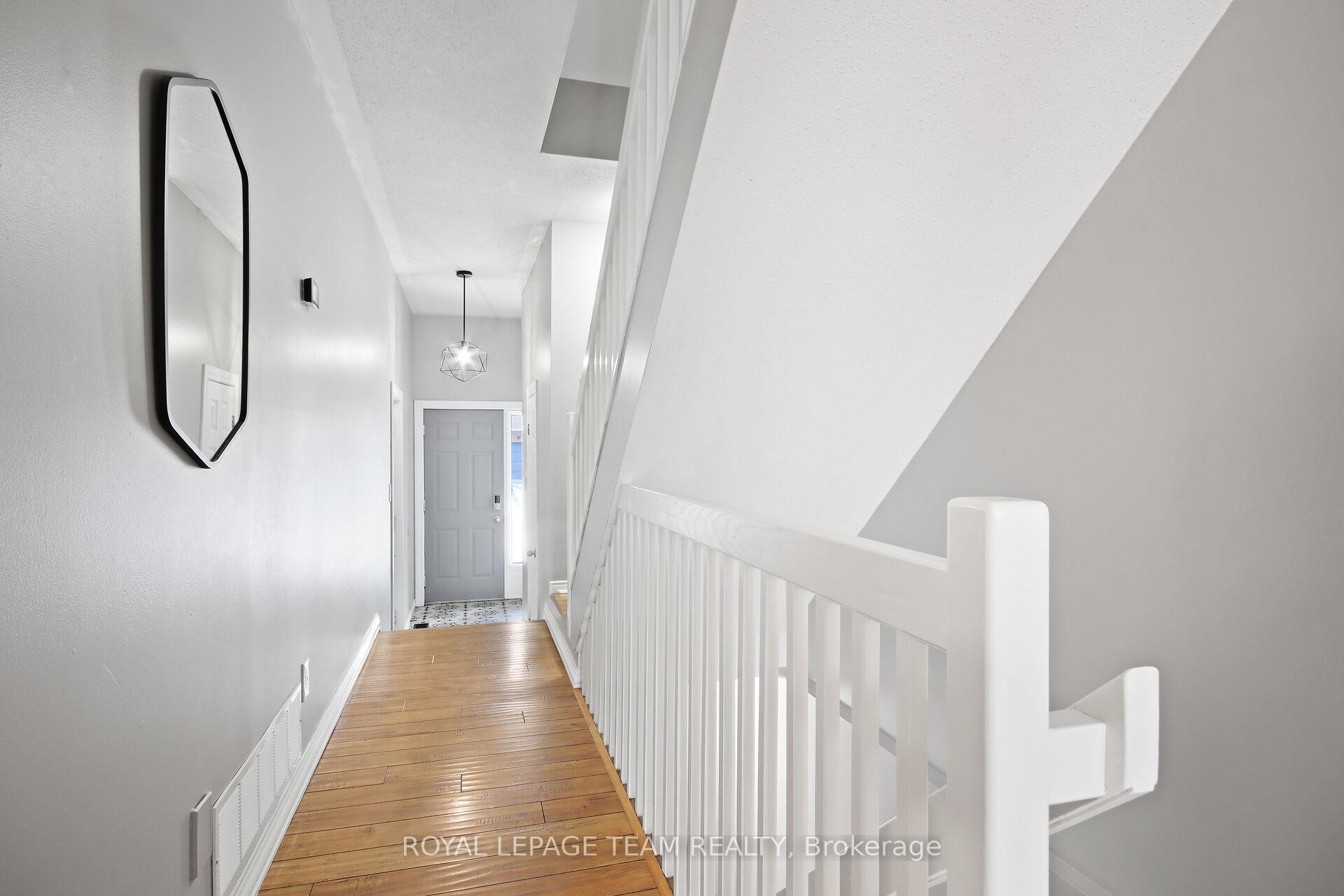 Photo 3 of 24 Armadale Crescent, Ottawa, Barrhaven - Cedargrove/Fraserdale — HOMEH
