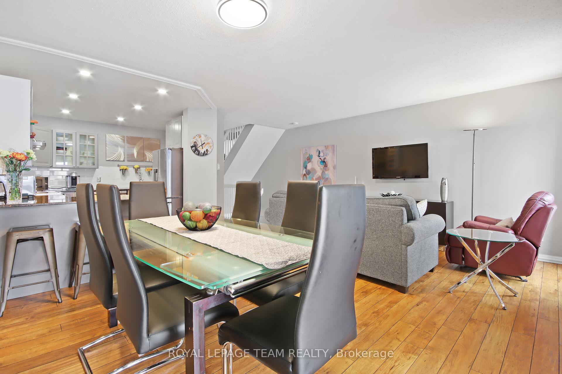 Photo 10 of 24 Armadale Crescent, Ottawa, Barrhaven - Cedargrove/Fraserdale — HOMEH