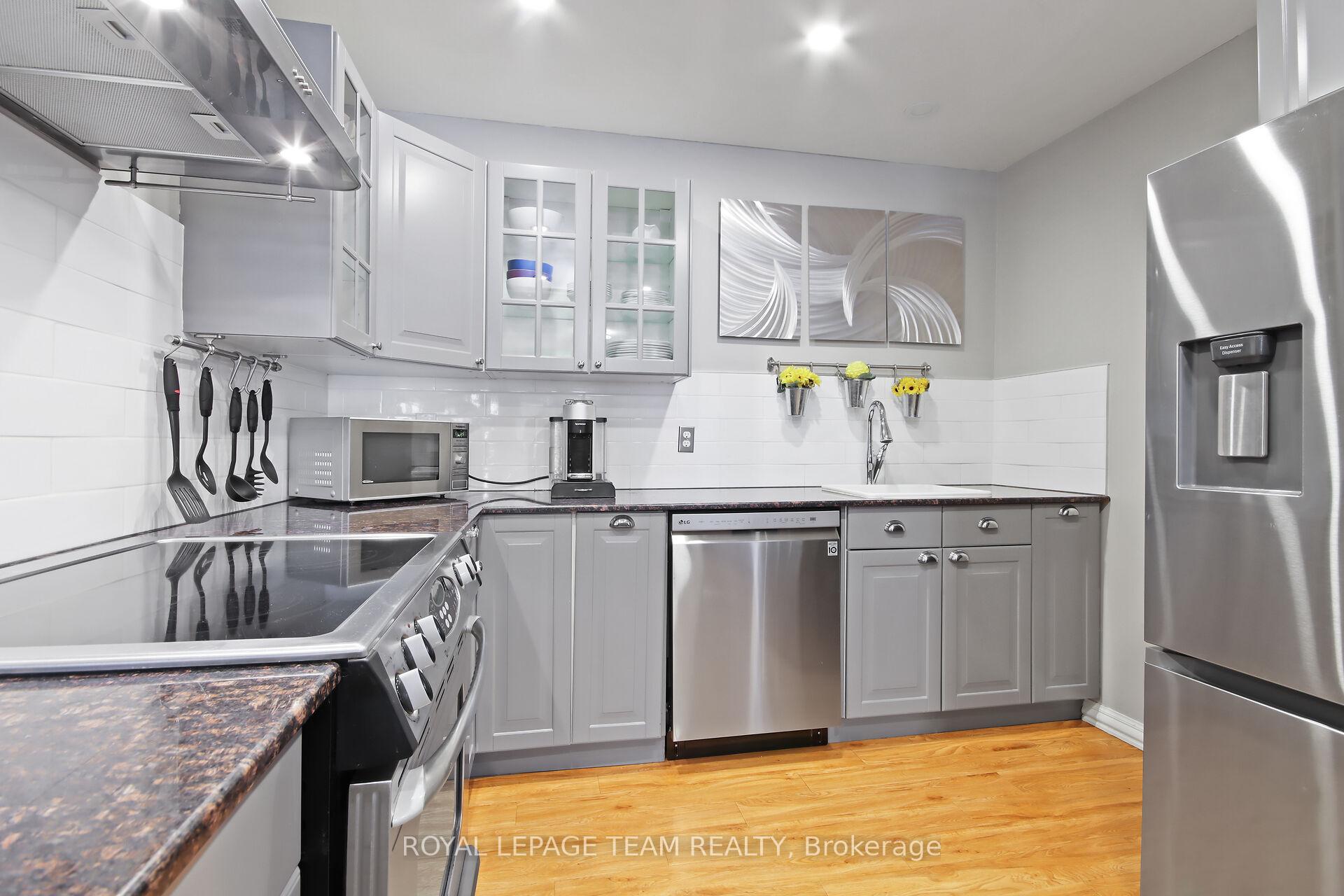 Photo 12 of 24 Armadale Crescent, Ottawa, Barrhaven - Cedargrove/Fraserdale — HOMEH