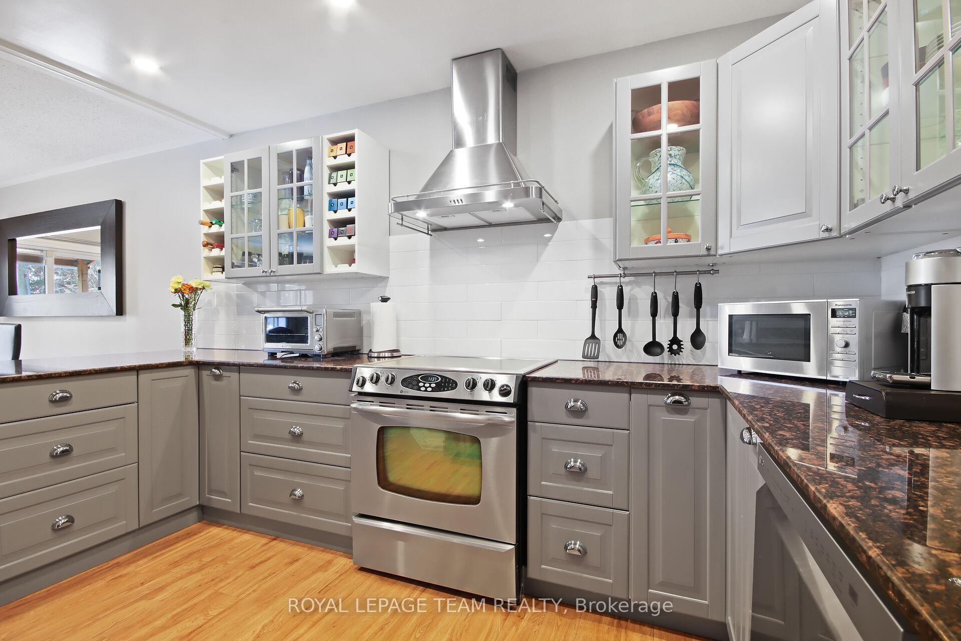 Photo 13 of 24 Armadale Crescent, Ottawa, Barrhaven - Cedargrove/Fraserdale — HOMEH