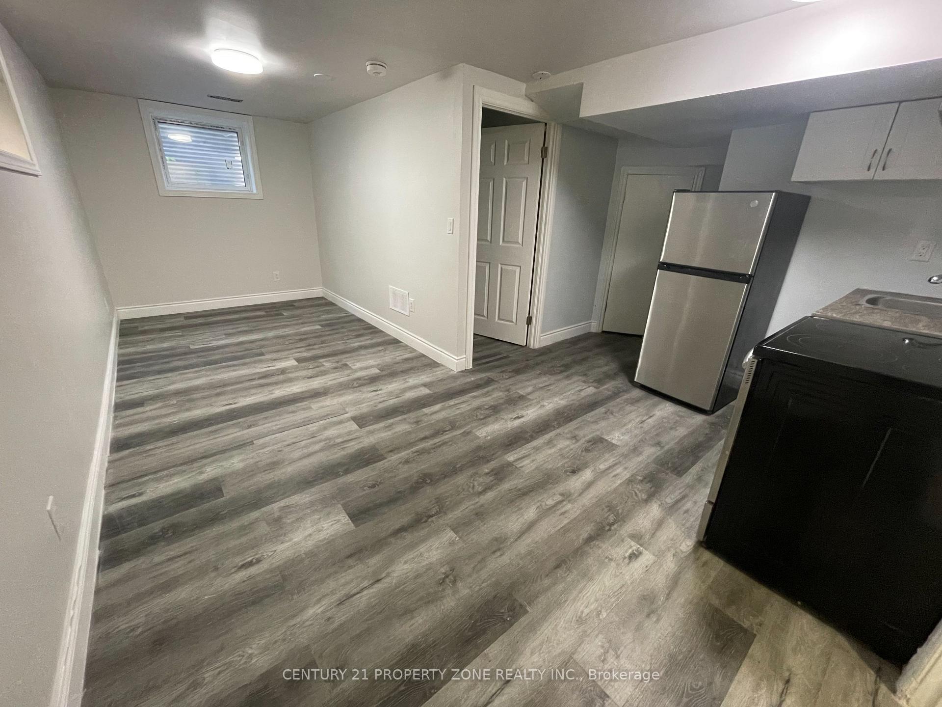 Photo 2 of Unit Basement, 117 Harold Street, Brampton, Brampton South — HOMEH