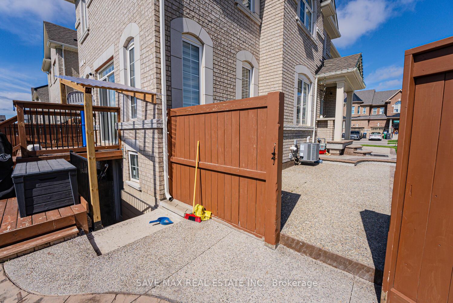 Photo 6 of Unit Basement, 20 Desert Garden Drive, Brampton, Northwest Brampton — HOMEH