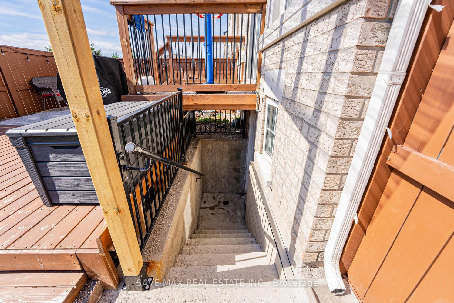 Photo 4 of Unit Basement, 20 Desert Garden Drive, Brampton, Northwest Brampton — HOMEH