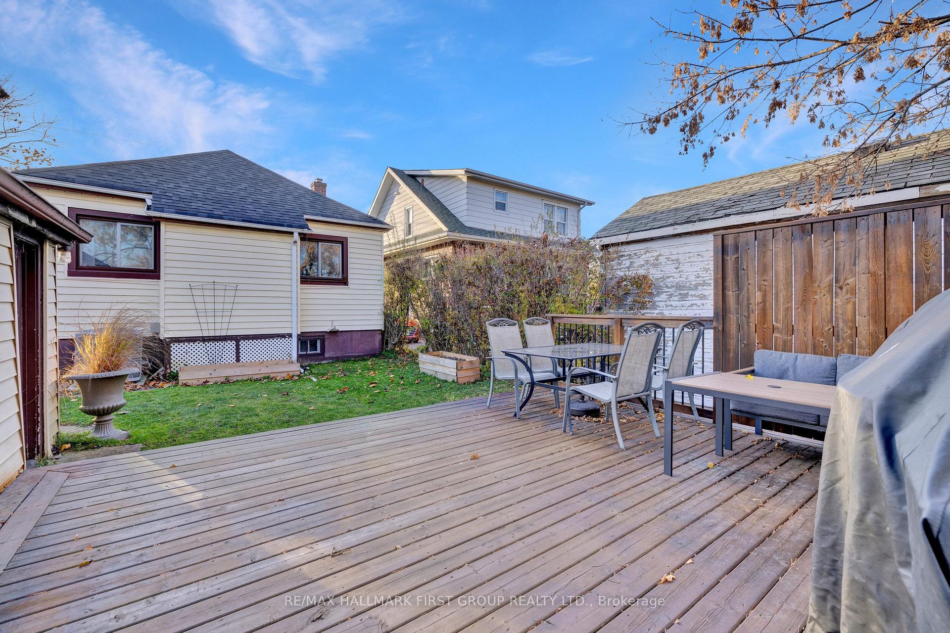 Photo 17 of 361 Leslie Street, Oshawa, O'Neill — HOMEH